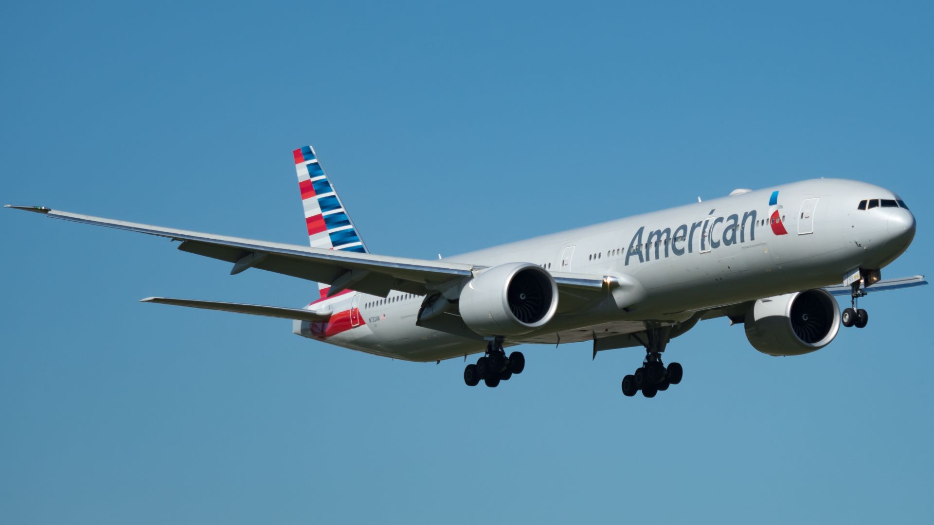 File:American Airlines Boeing 777-300ER (N732AN) at Miami International Airport.jpg