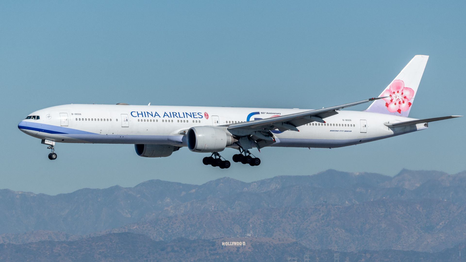 File:China Airlines 777-300ER on approach to LAX (50791309873).jpg