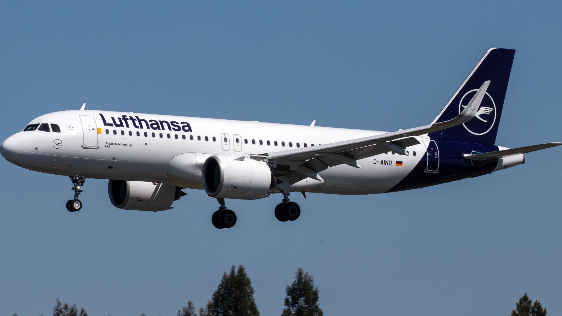 File:D-AINU A320neo Lufthansa SCQ.jpg