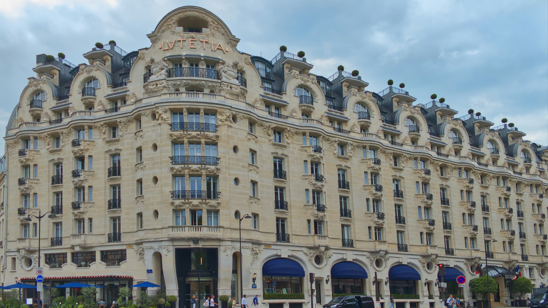 a large building with many windows on the top of it