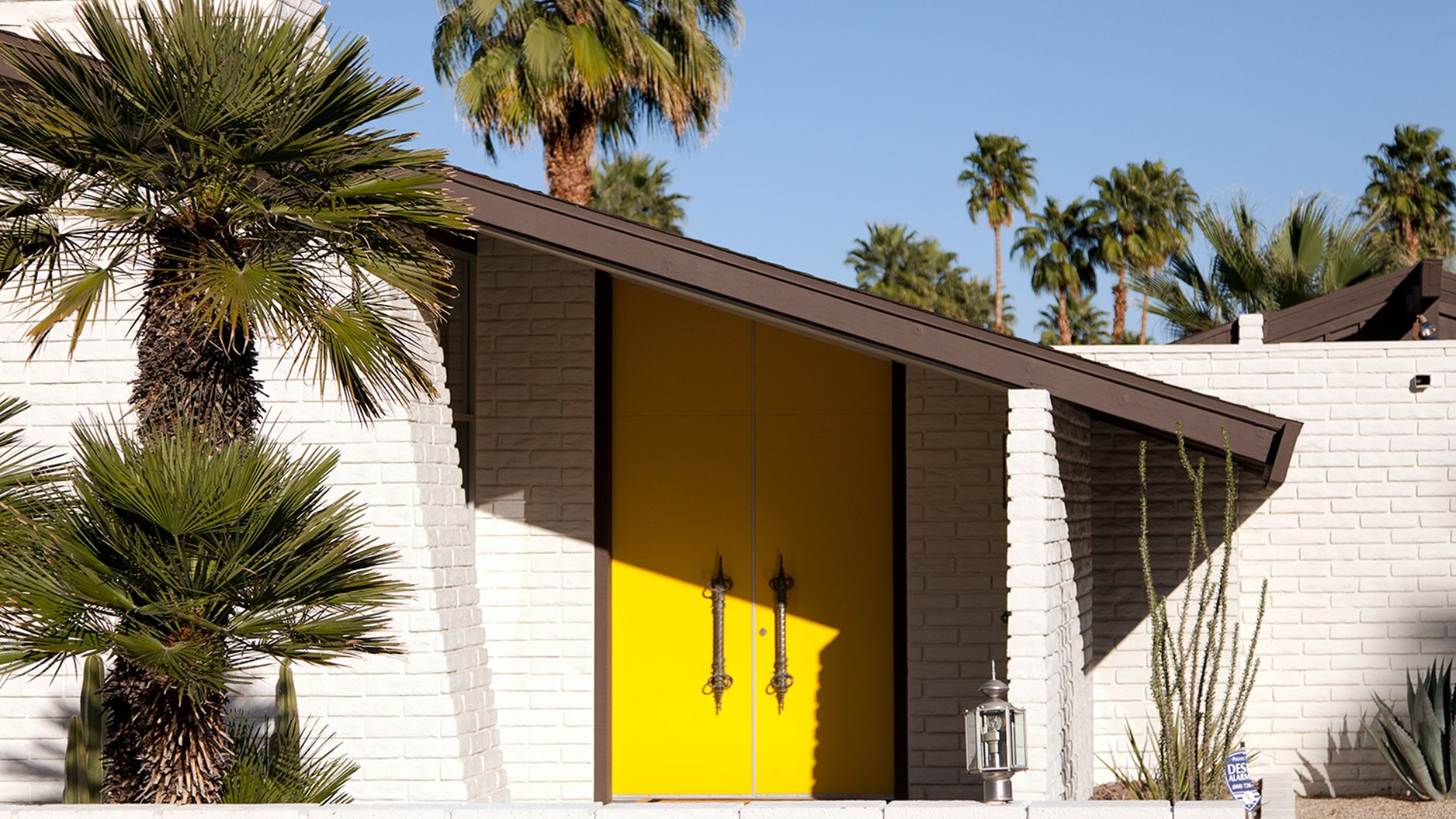File:Mid-century modern house in Palm Springs.jpg