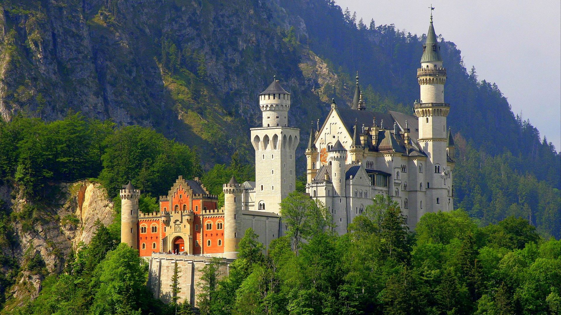 File:Neuschwanstein Castle.jpg