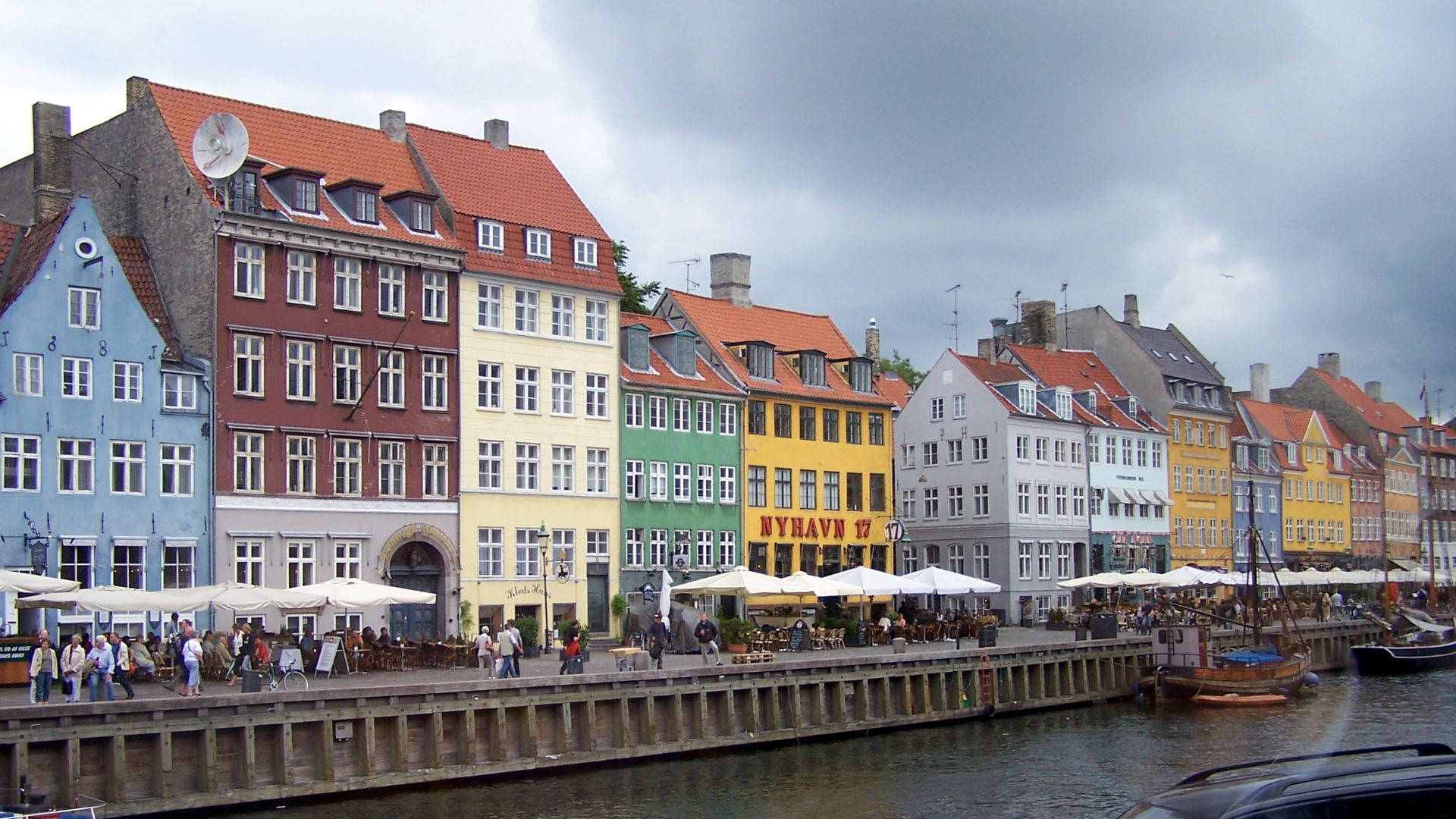 File:Nyhavn 11-33, Copenhagen 01.jpg