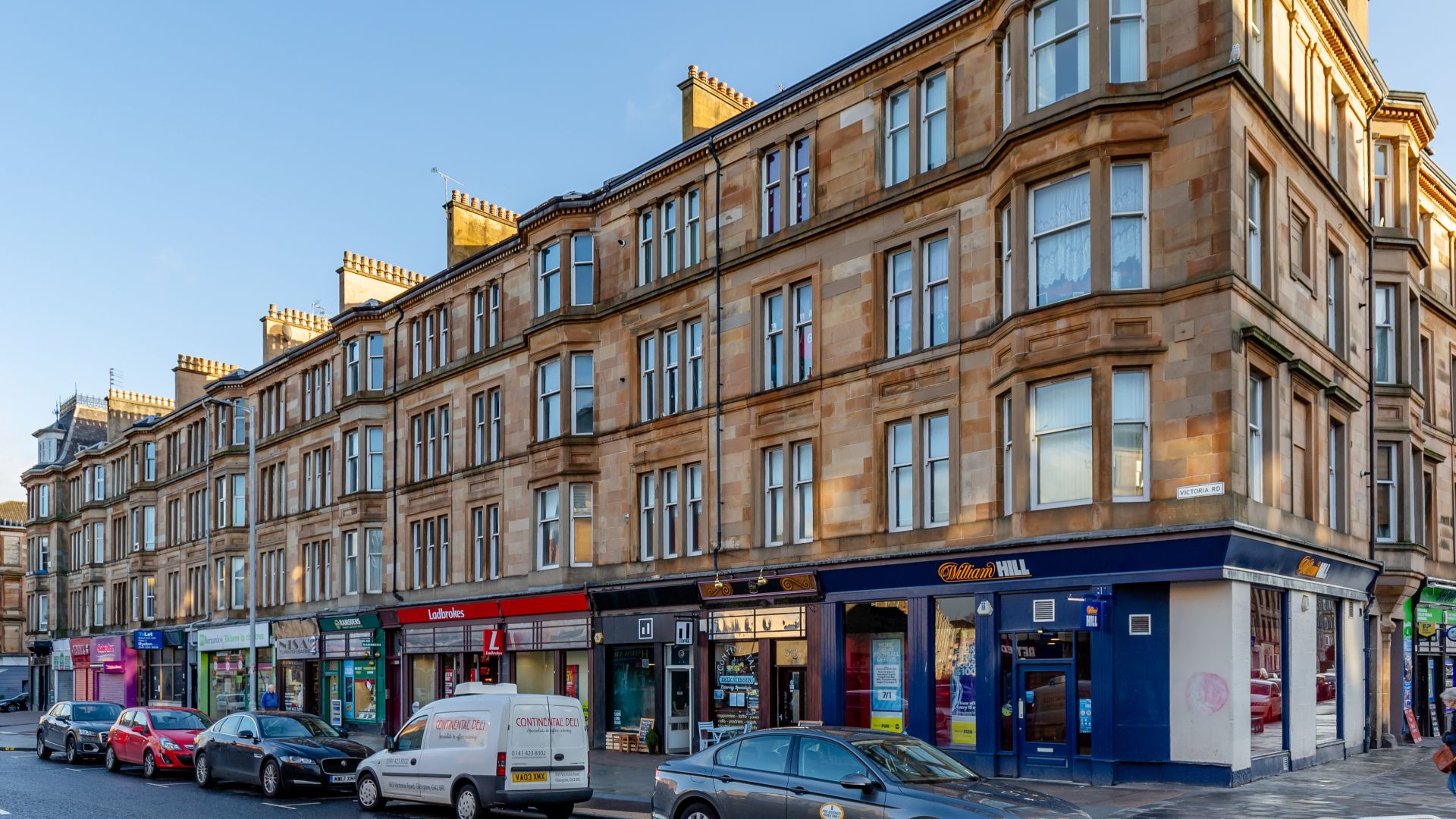 File:465-505 Victoria Road, Glasgow, Scotland 02.jpg