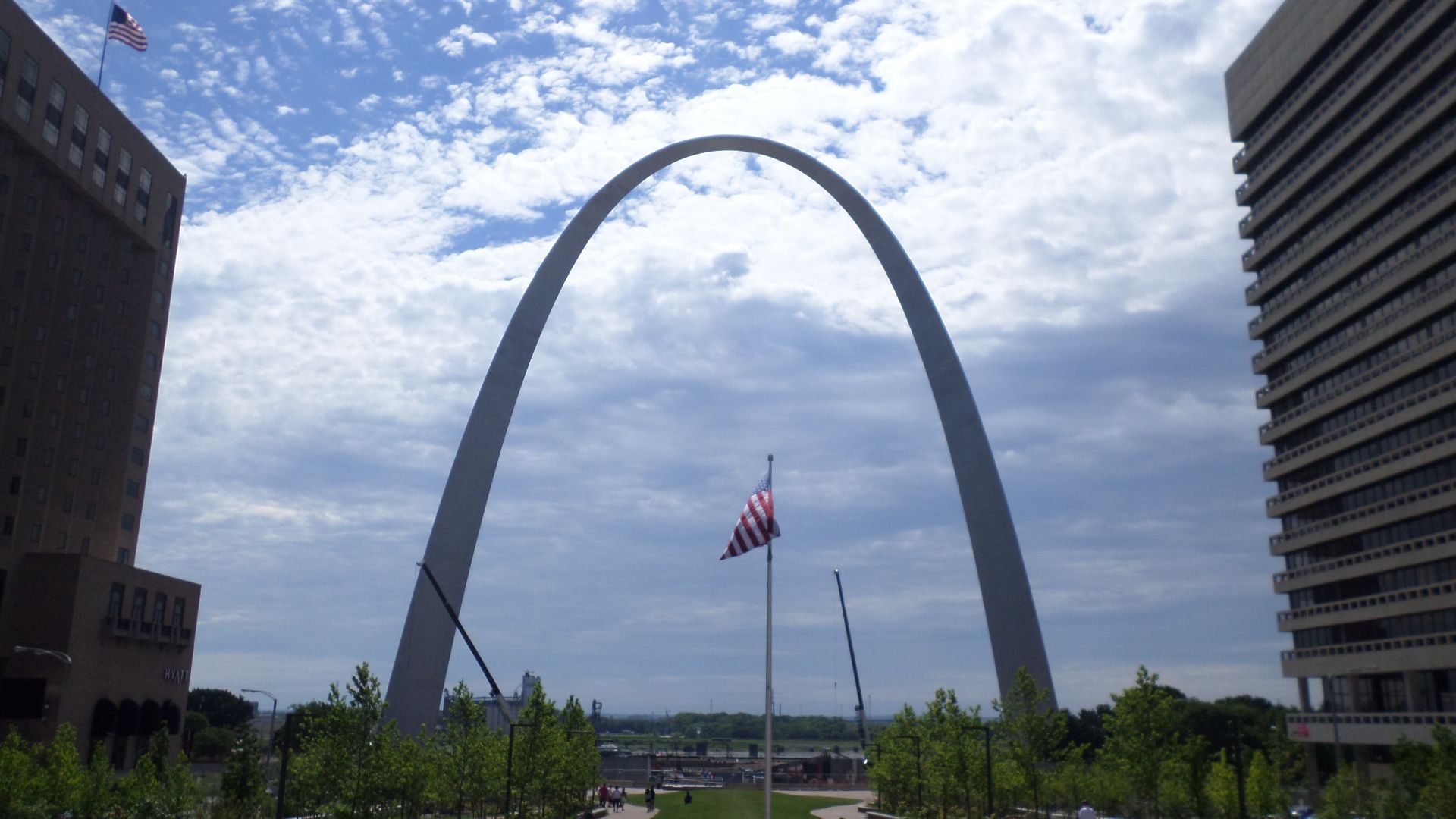 File:Gateway Arch-D.jpg