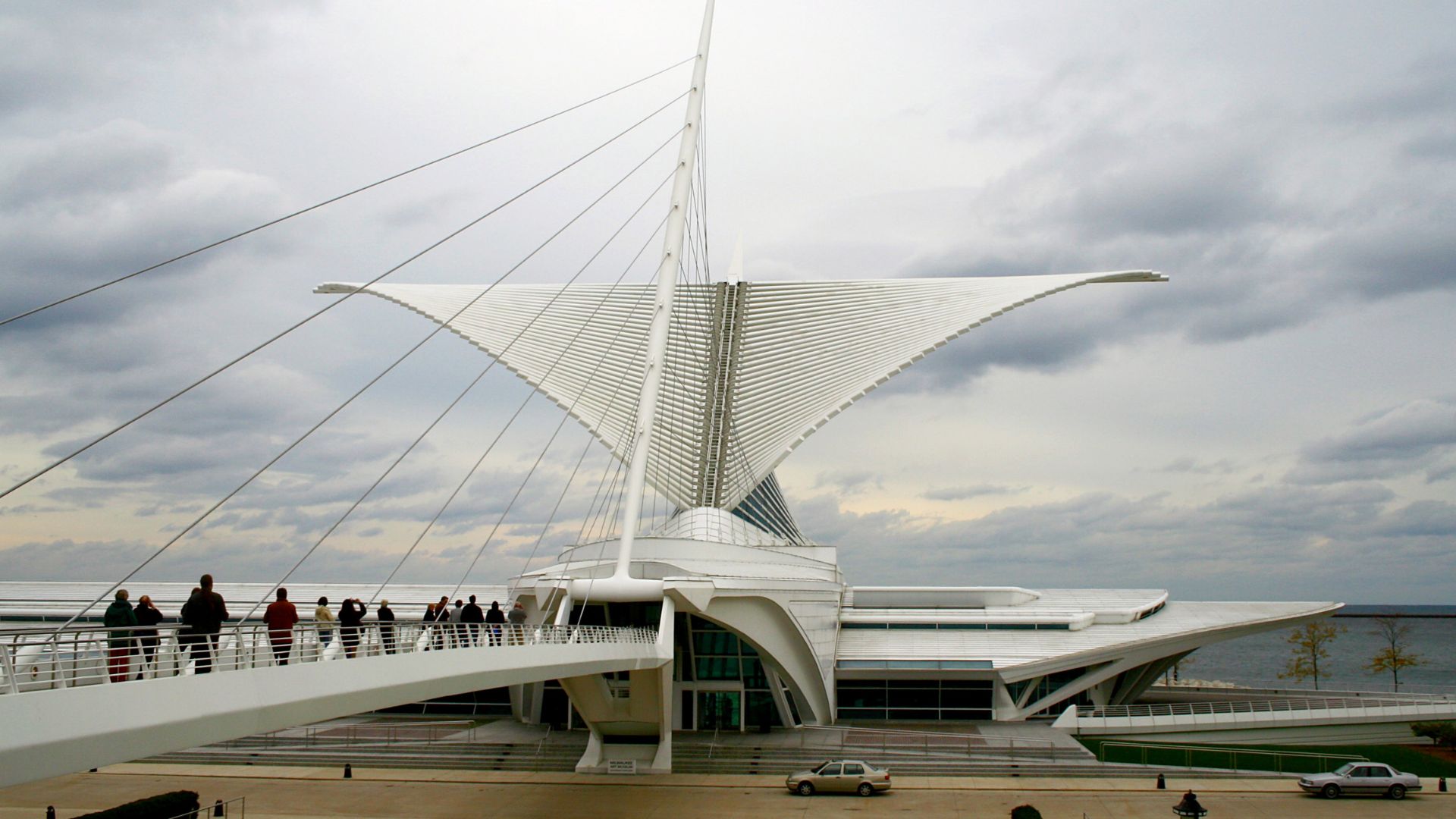 File:Milwaukee Art Museum 1 (Mulad).jpg