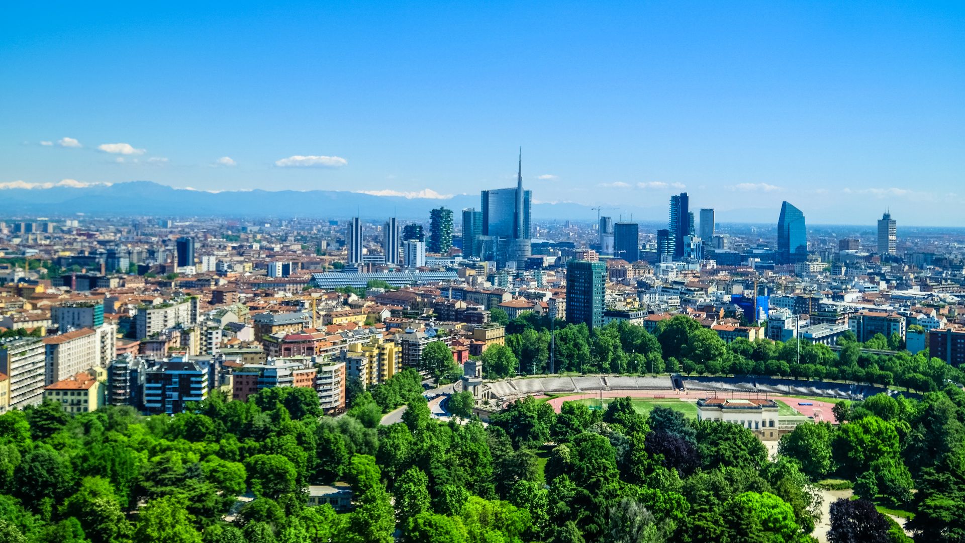 File:Milan skyline skyscrapers of Porta Nuova business district.jpg