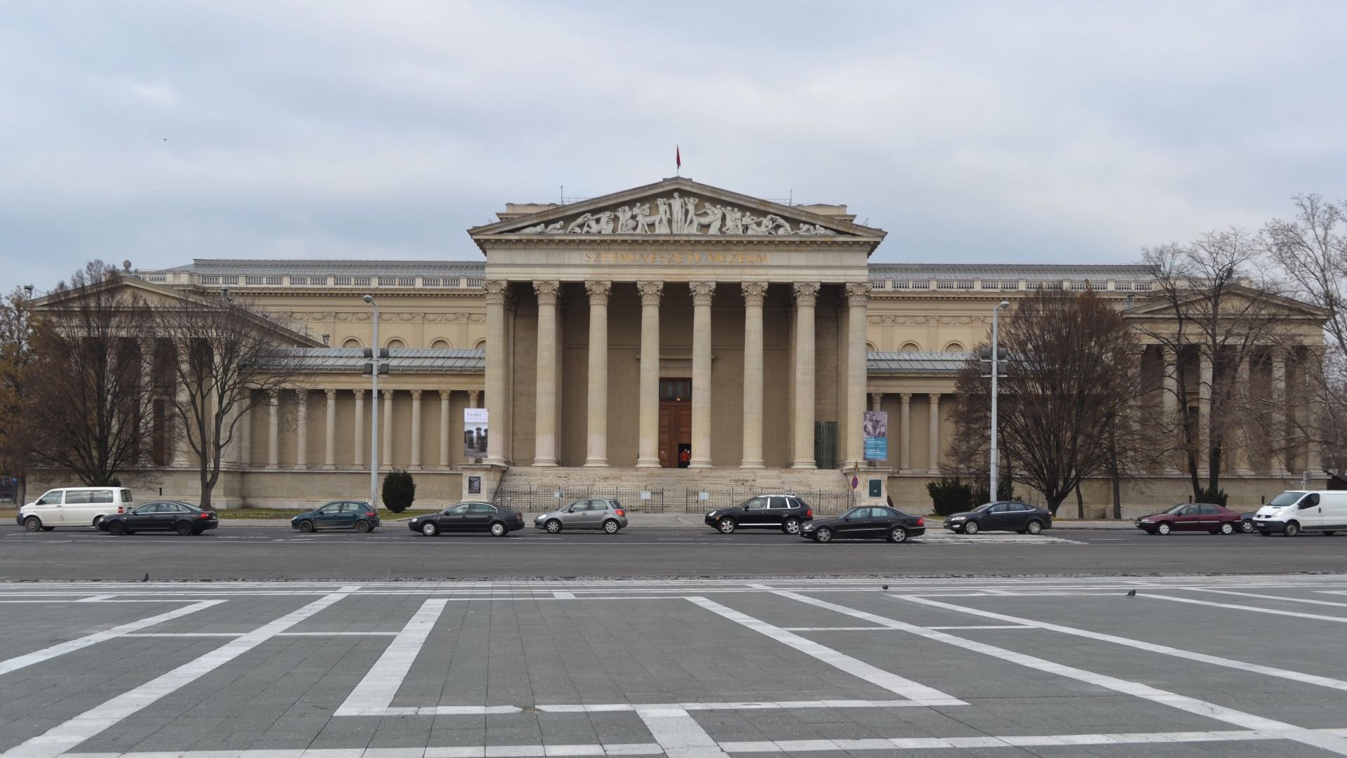 File:Museum of fine arts, Heroes’ square, Budapest.jpg
