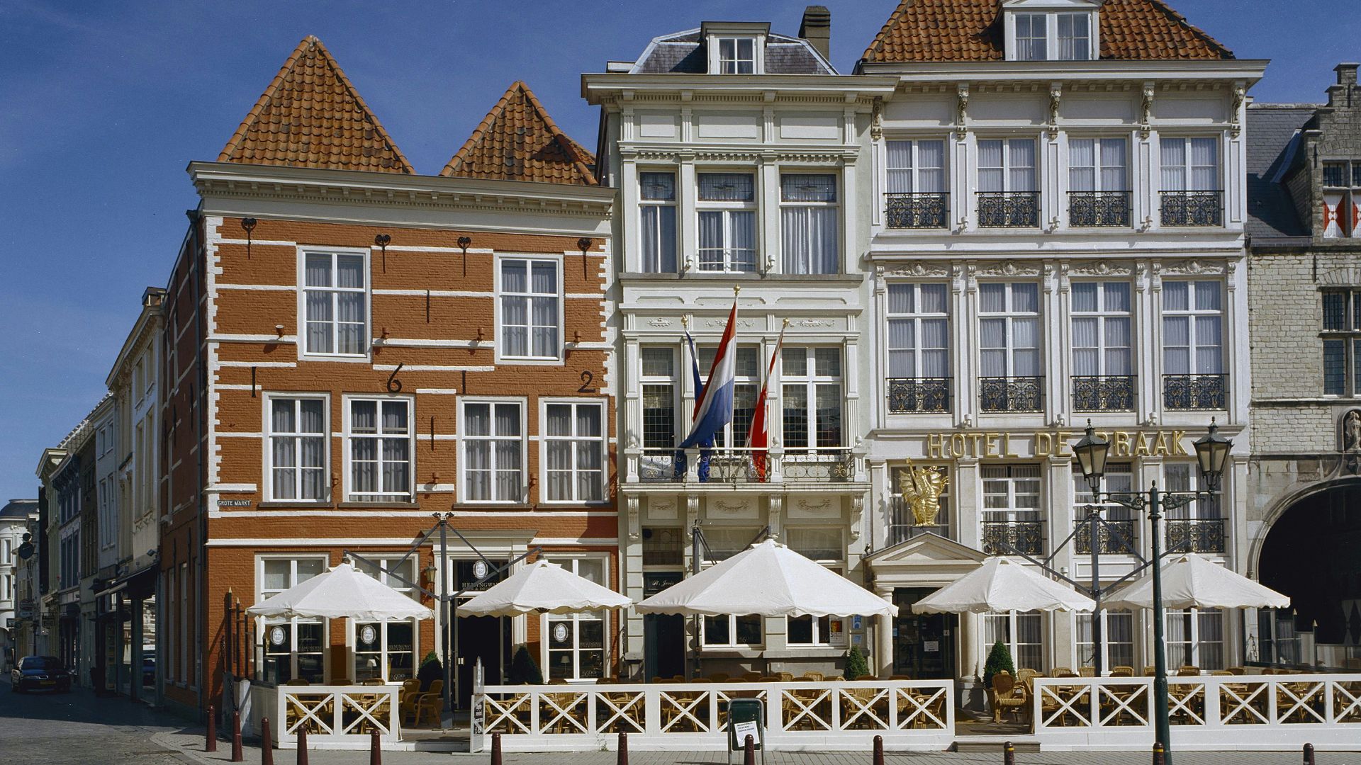 File:Exterieur overzicht voorgevels - Bergen op Zoom - 20324568 - RCE.jpg