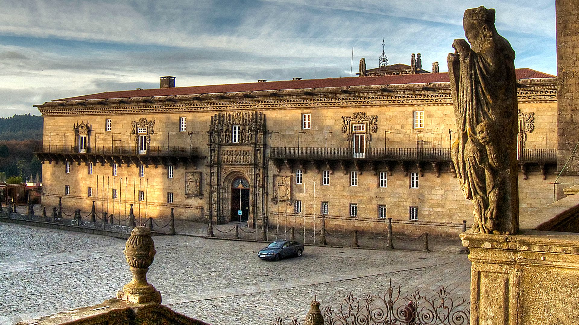 File:Hostal dos Reis Católicos. Praza do obradoiro. Santiago de Compostela.jpg