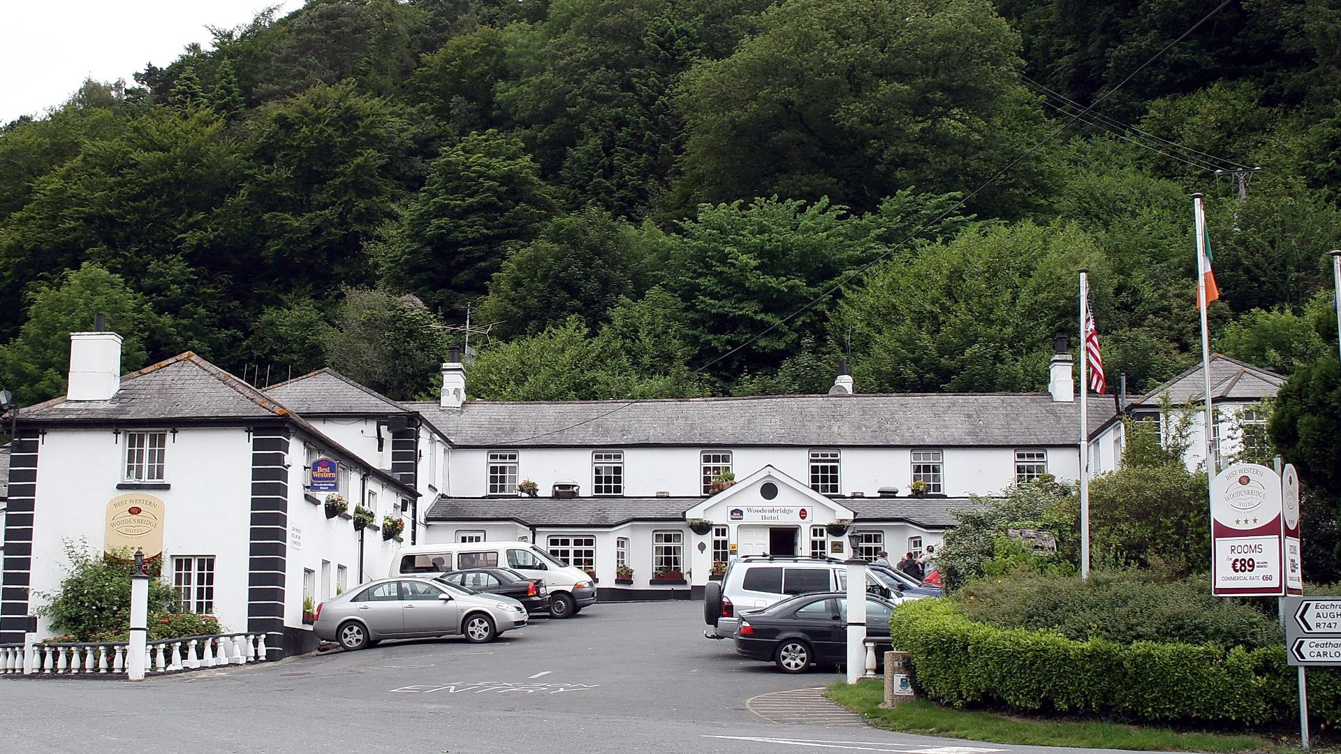 File:IMG WoodenbridgeHotel1612.jpg