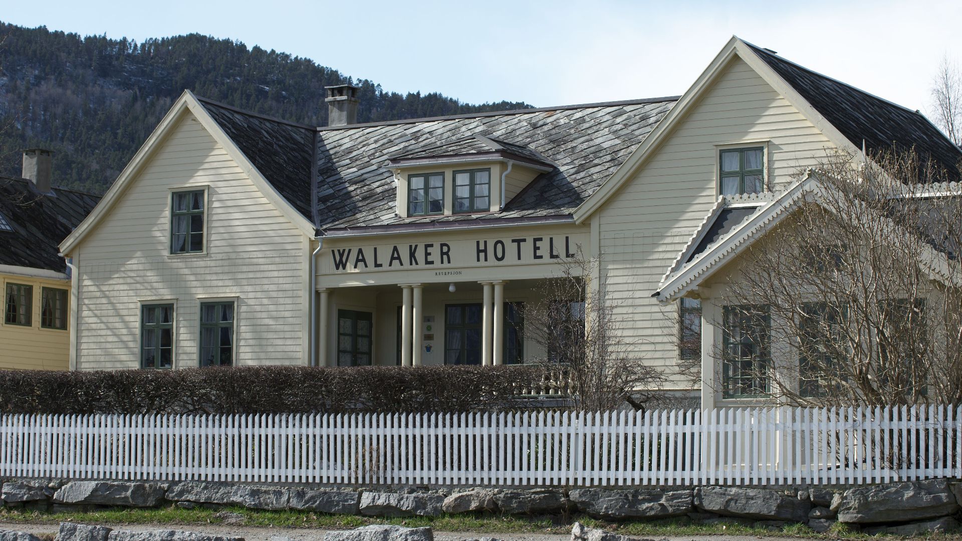 File:Walaker hotell 2012 5.jpg