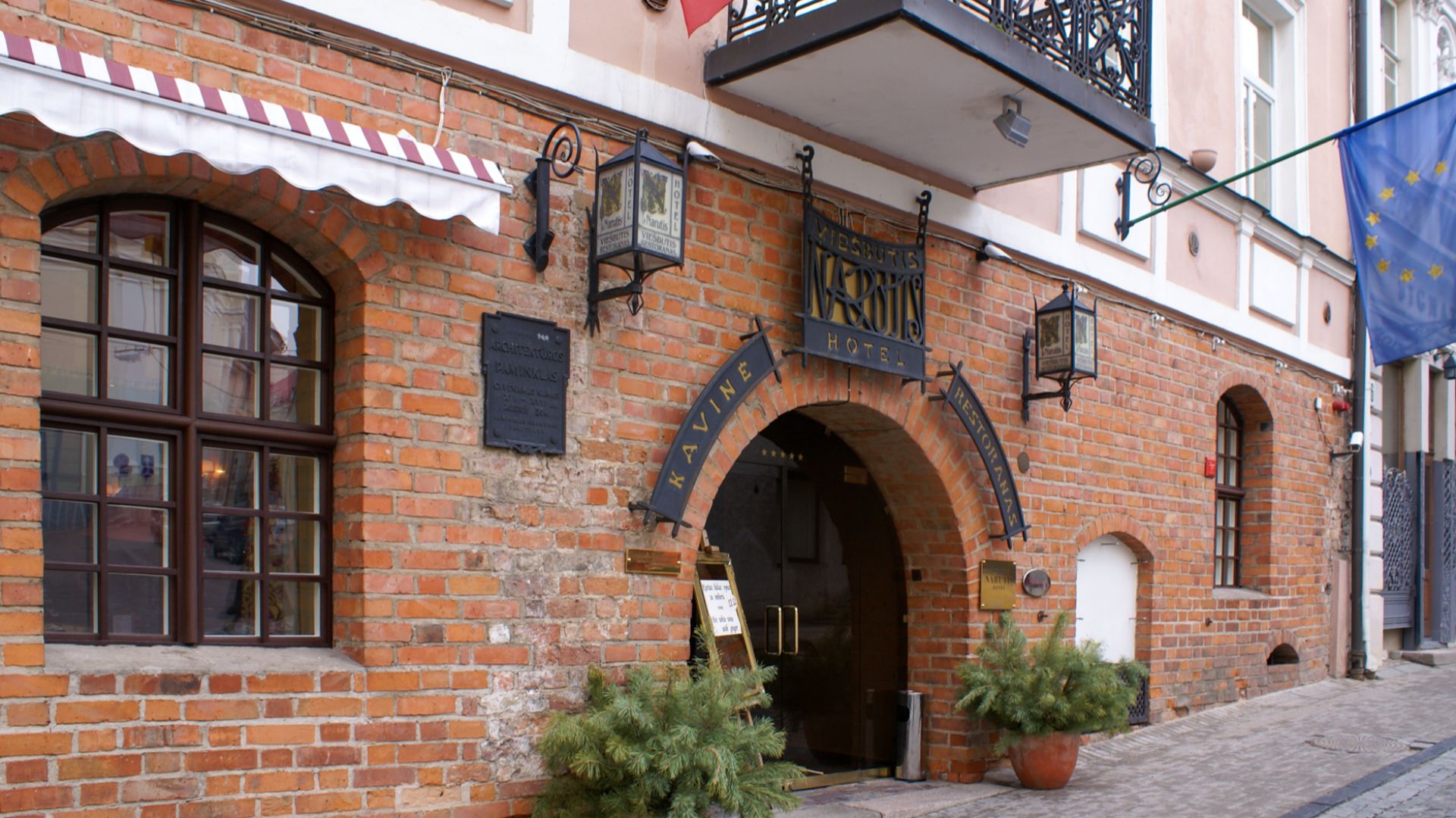 File:Viesbutis Narutis Hotel, Vilnius (DSC02230).jpg