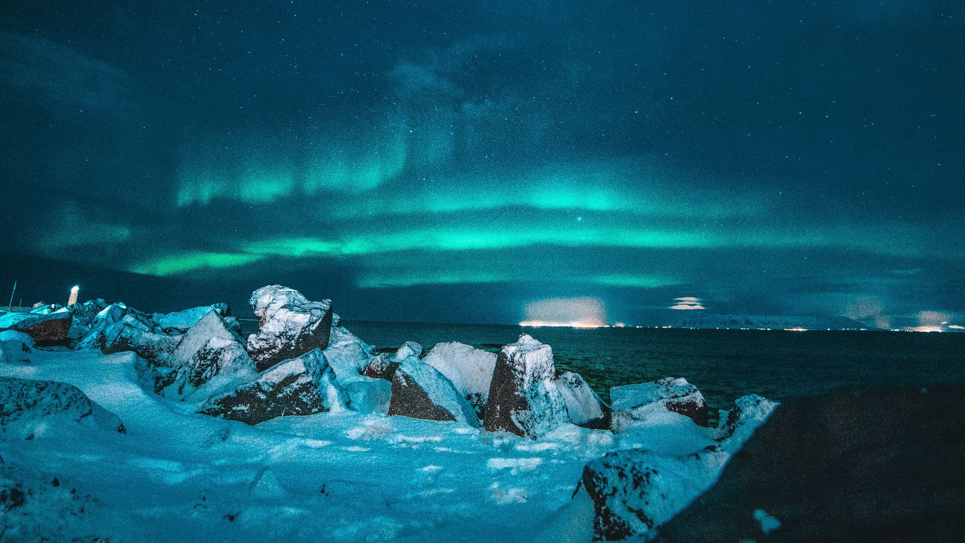 landscape photo of Aurora lights