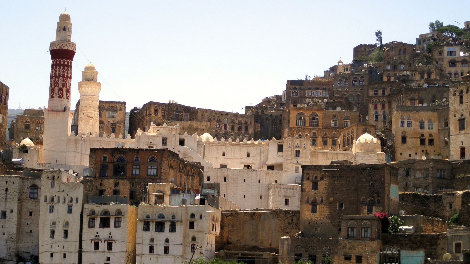 a city with many buildings