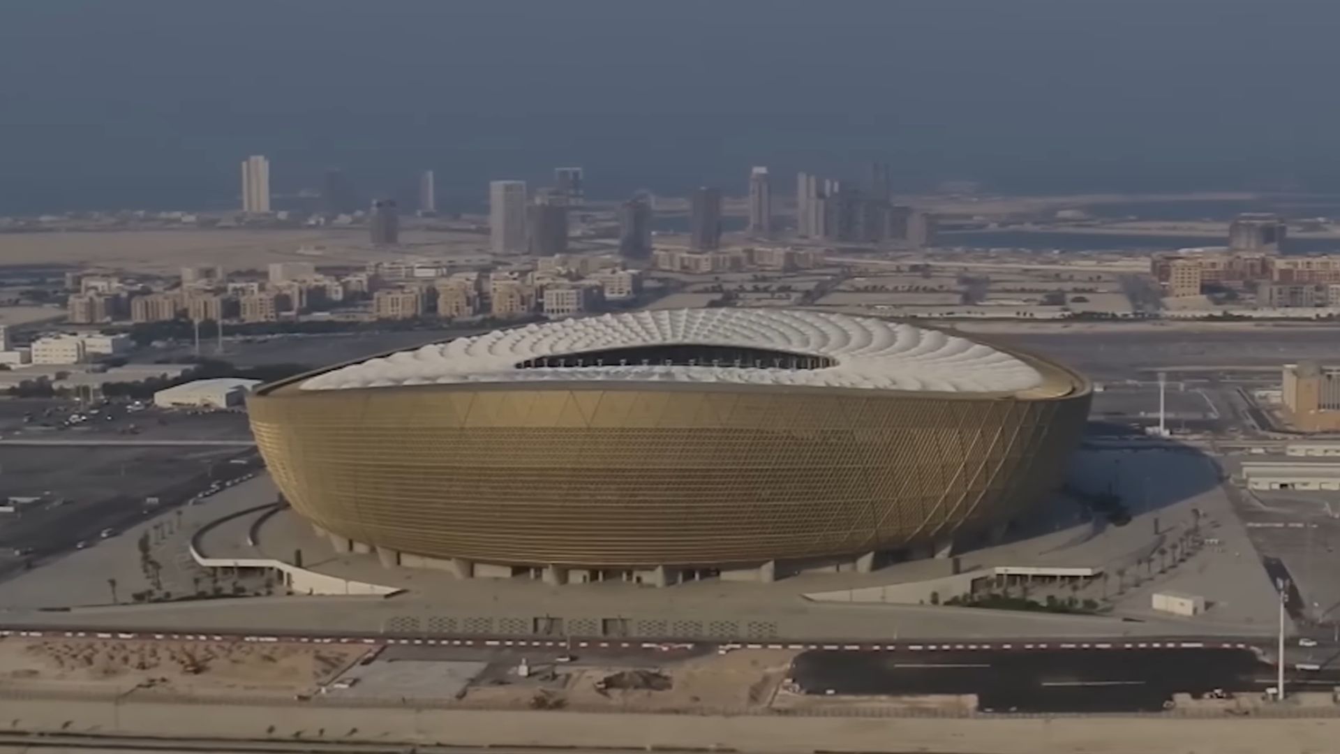 File:Aerial view of Lusail Stadium during the daytime.png