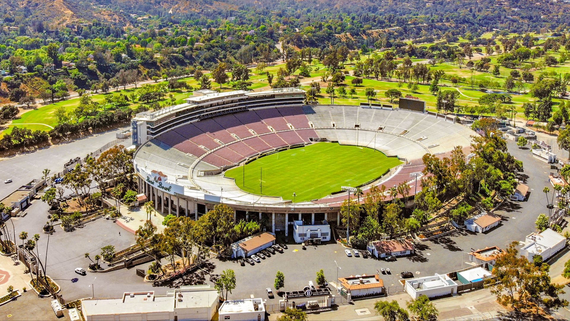 File:2018.06.17 Over the Rose Bowl, Pasadena, CA USA 0046 (42855686701).jpg
