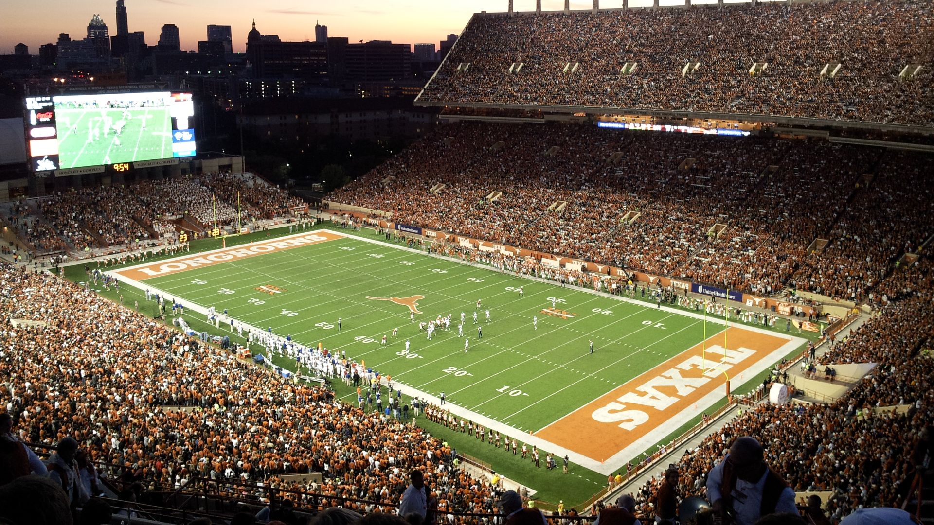File:Darrell K Royal-Texas Memorial Stadium at Night.jpg