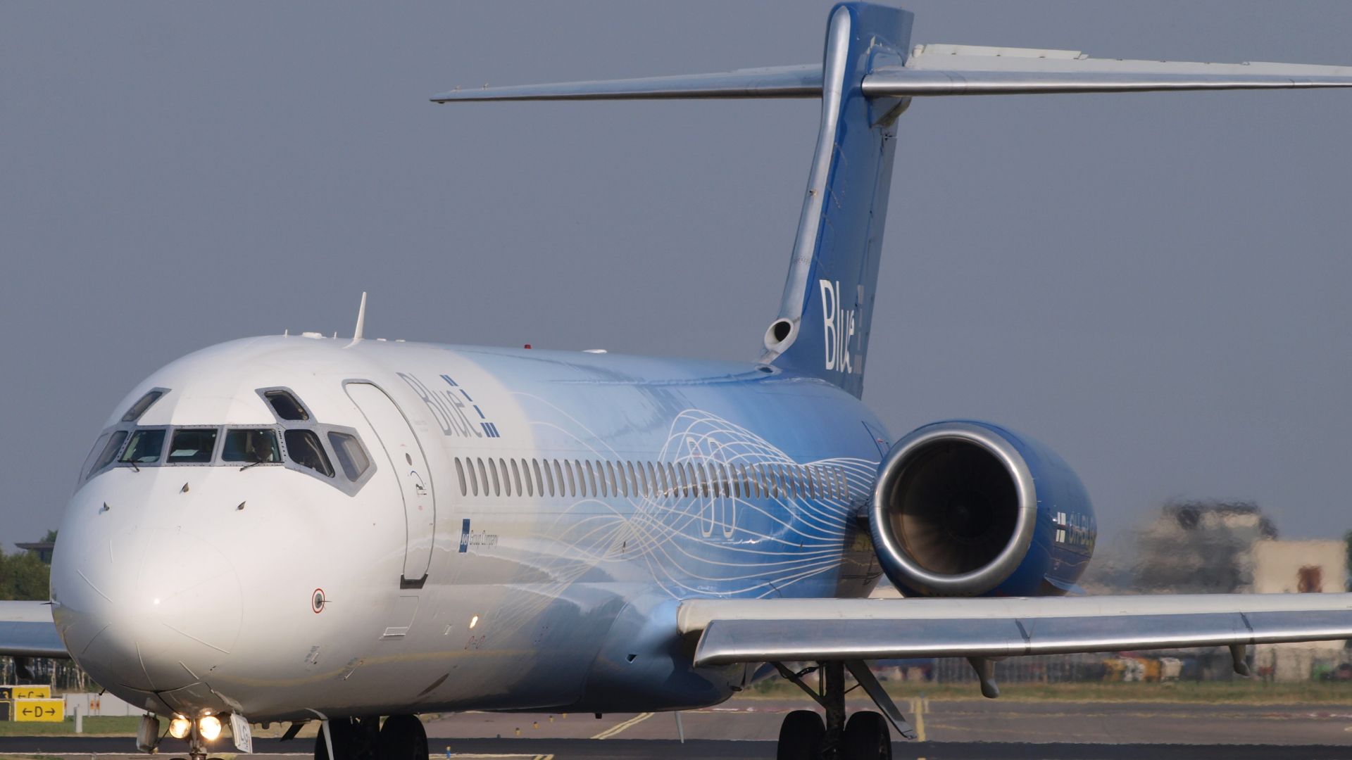File:OH-BLG Blue1 Boeing 717-2CM - cn 55059 taxiing, 25august2013 pic-005.JPG