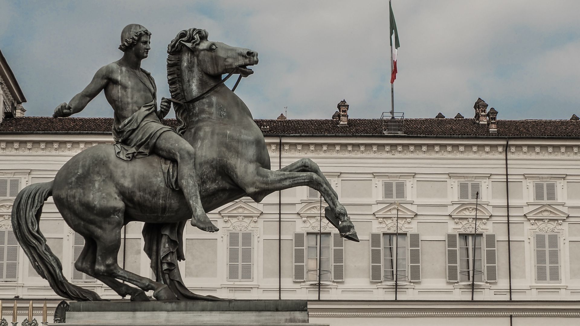 File:Palazzo Reale di Torino - Castore.jpg