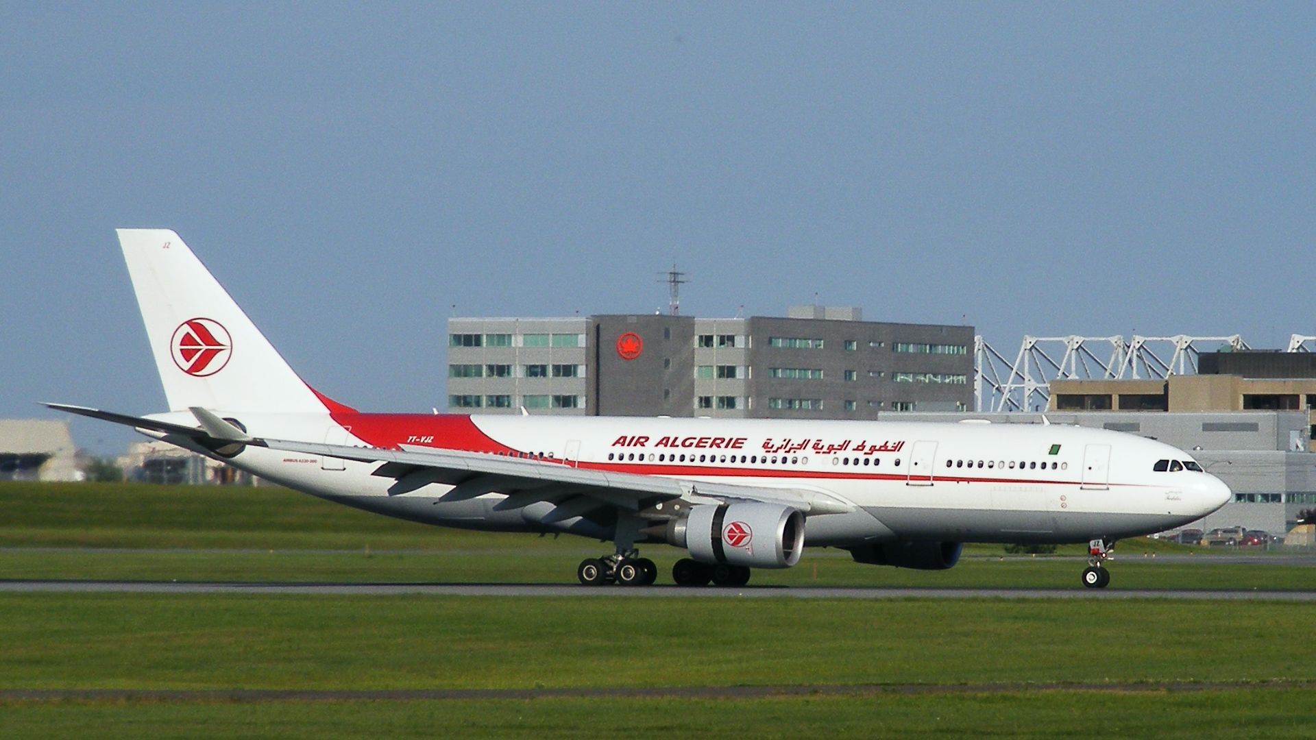 File:Air Algérie A330 @ YUL.jpg