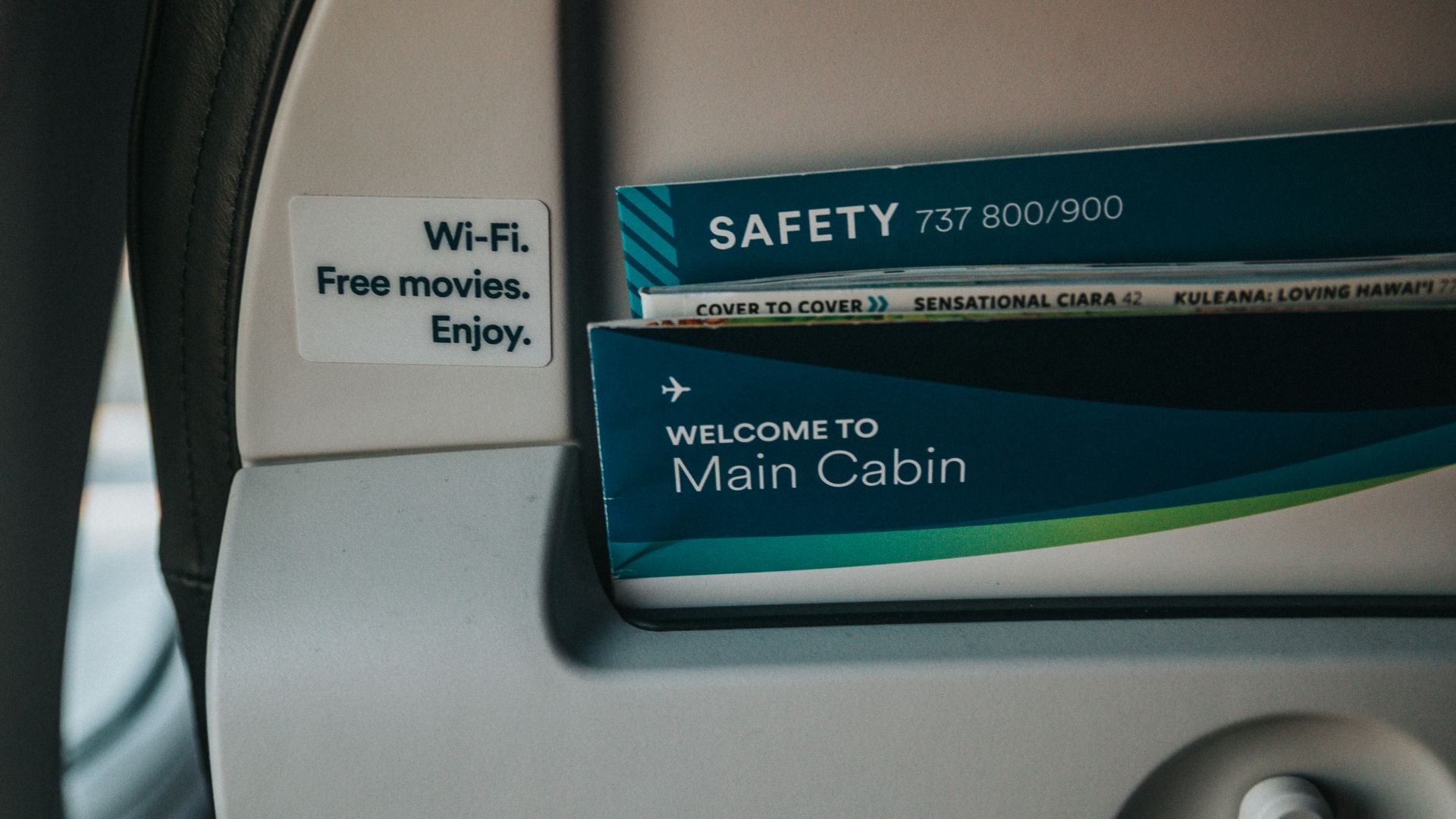 safety instructions on an airplane