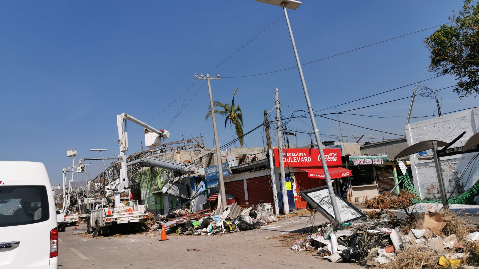 File:Impacto del huracán Otis en Acapulco 86.jpg