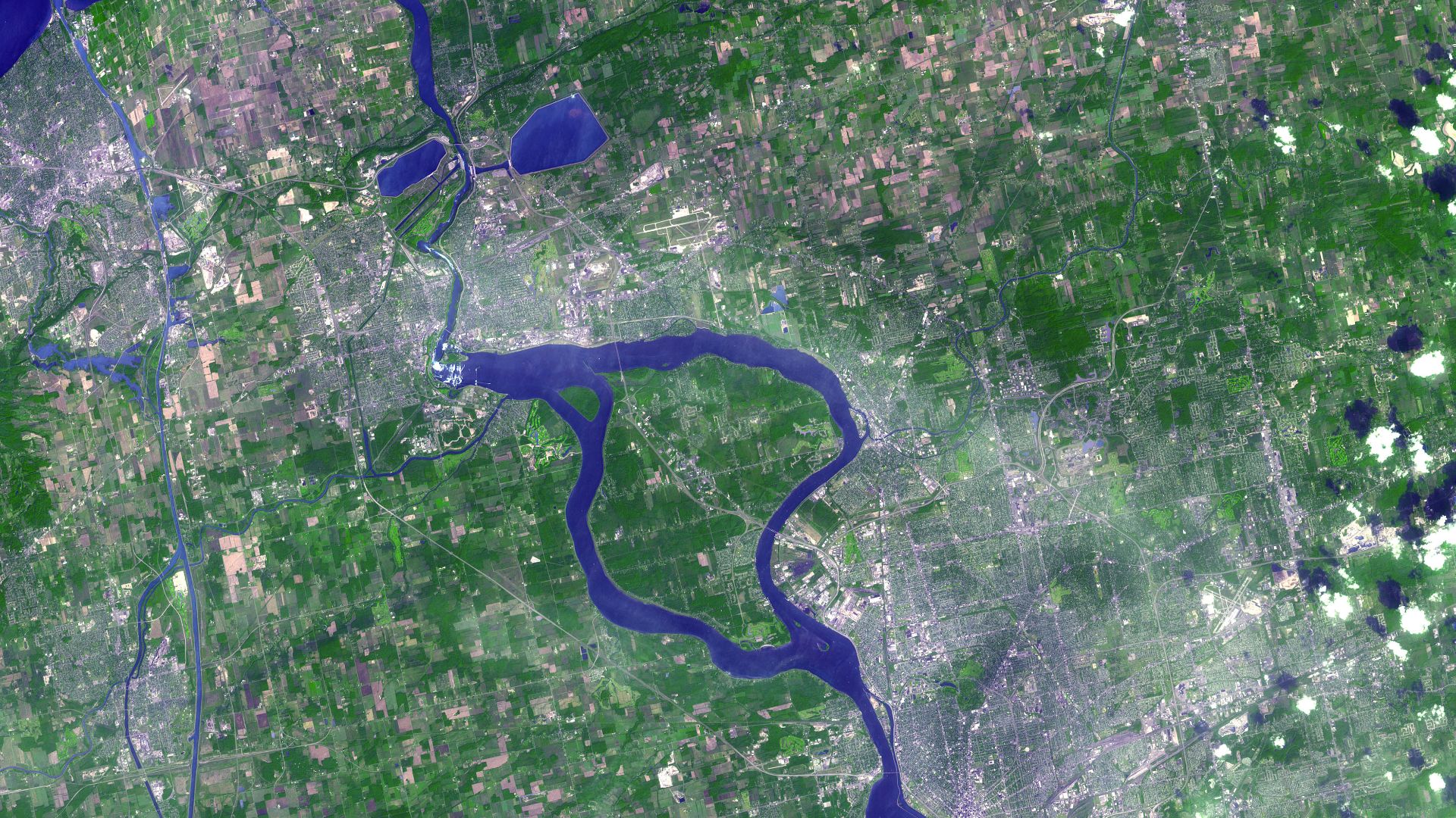 File:Niagara Falls, Image of the Day DVIDS704155.jpg