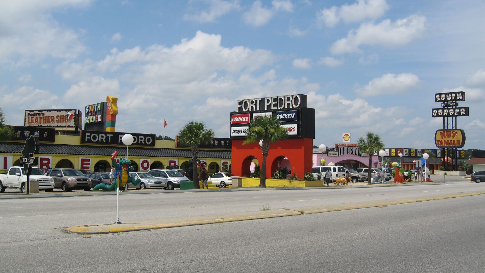 File:South of the Border (attraction) 2.jpg