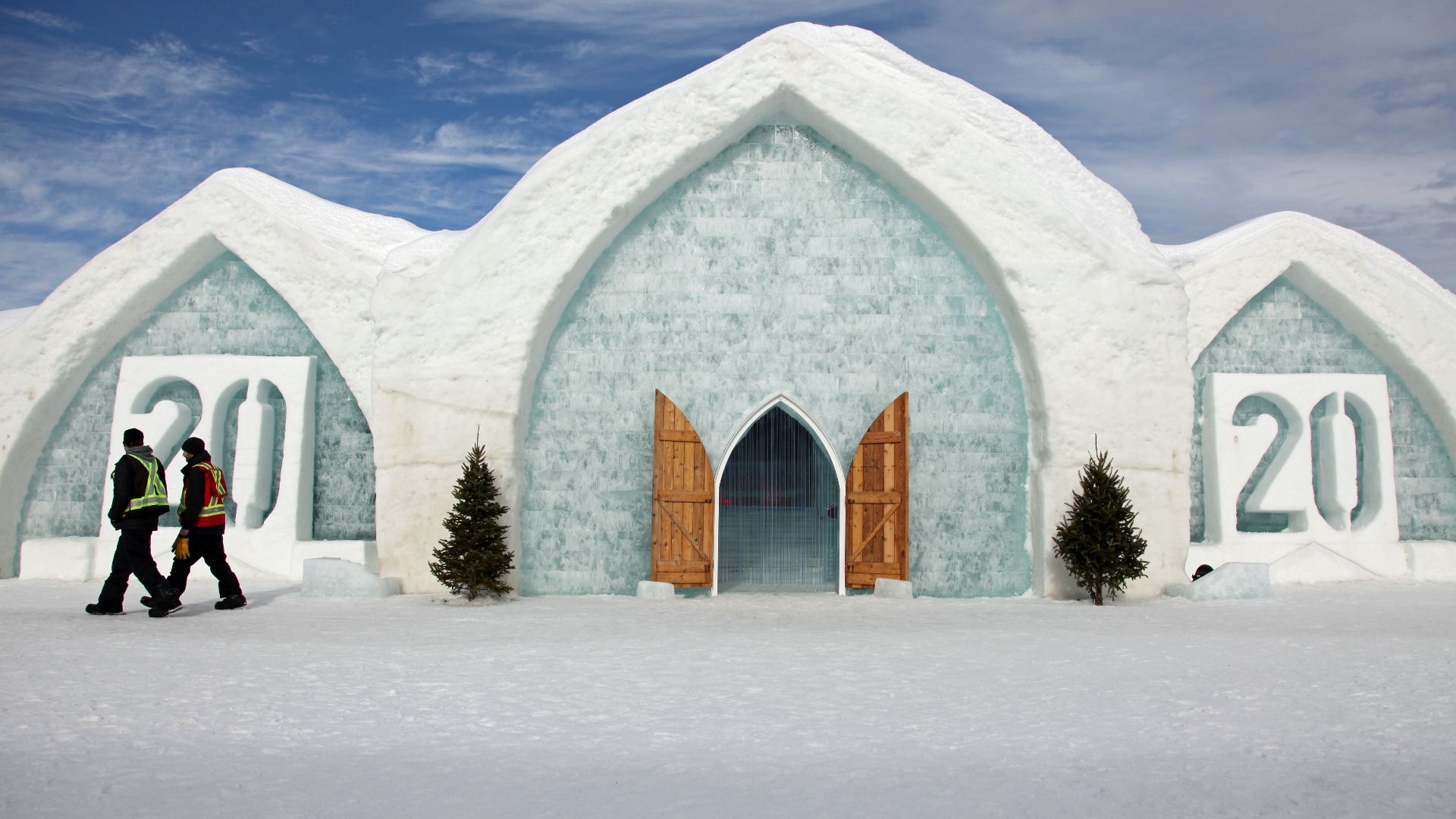 File:Ice-Hotel Quebec Canada.jpg