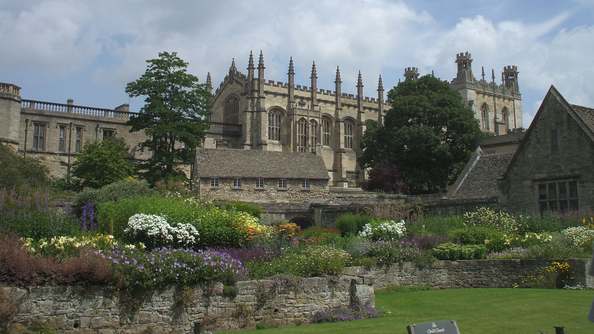 File:Christ Church College and Cathedral Oxford.jpg