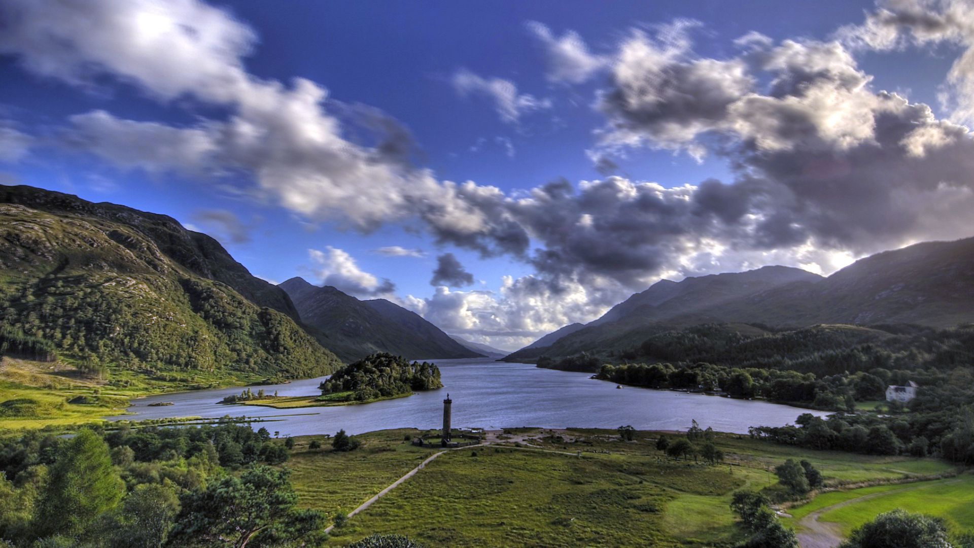 File:Glenfinnan monument and Loch Shiel.jpg