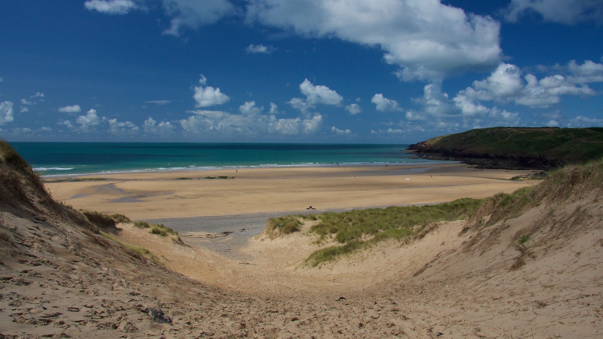File:Freshwater West beach (15803847279).jpg