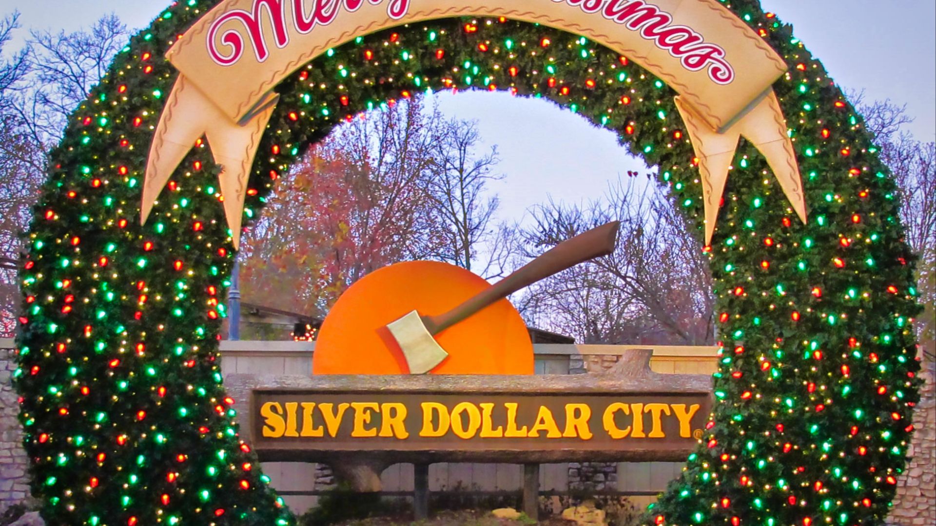 File:Silver Dollar City (22854131313).jpg