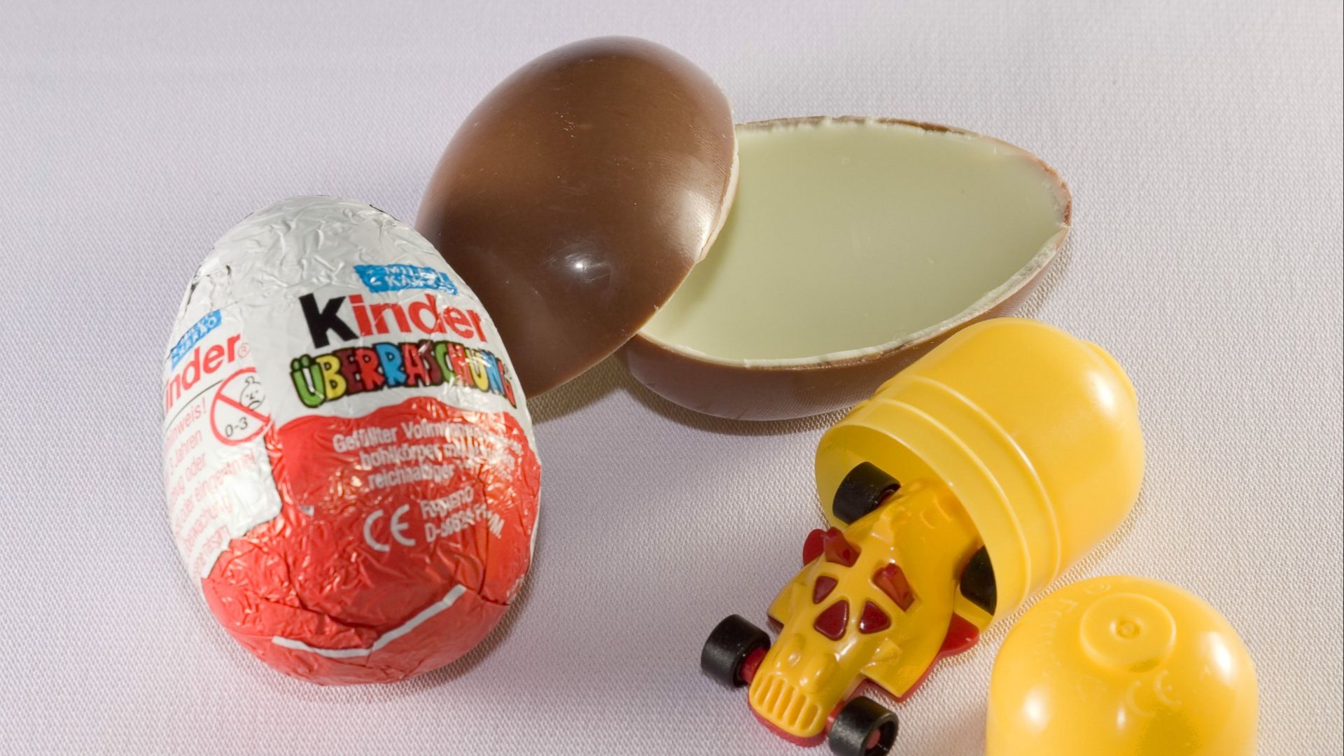File:Kinder Surprise Egg.jpg