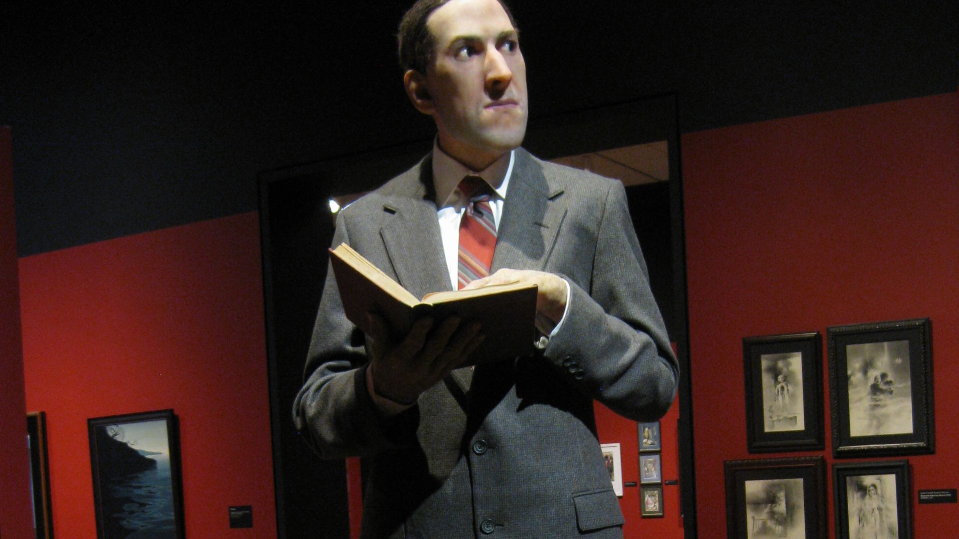File:H.P.Lovecraft.jpg