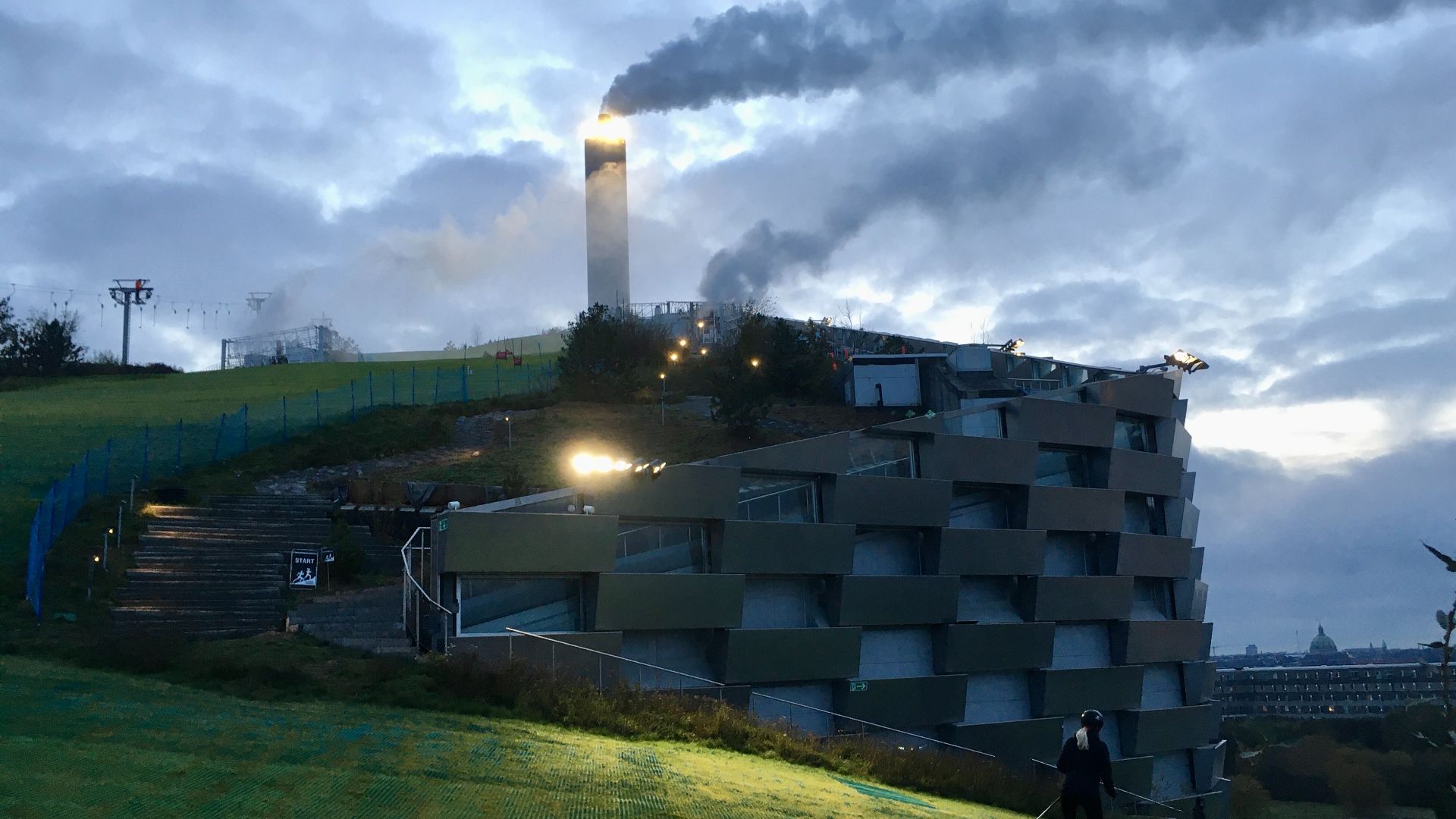 File:Amager Bakke 3.jpg