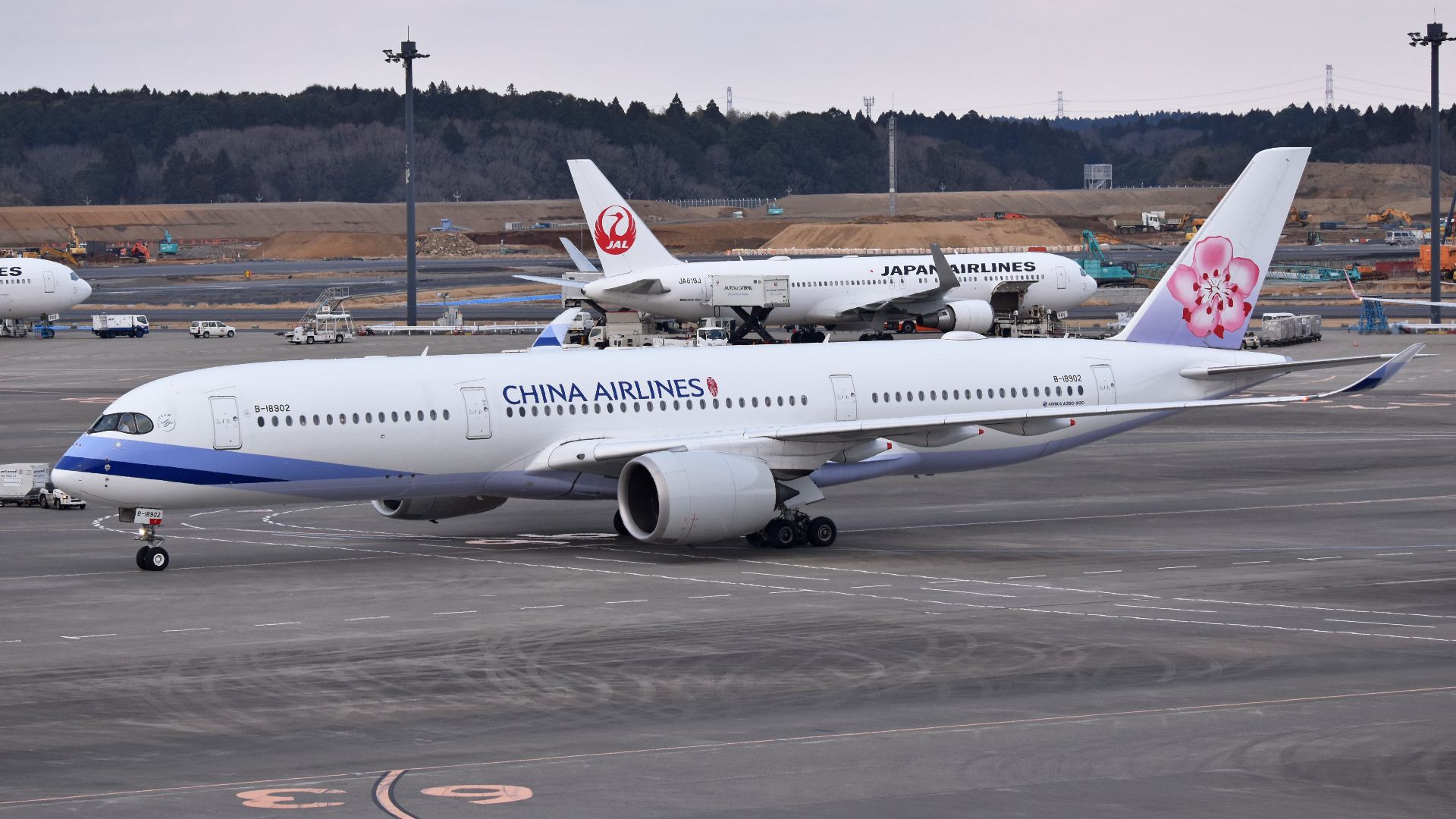 File:Airbus A350-941 ‘B-18902’ China Airlines - 48530759841.jpg