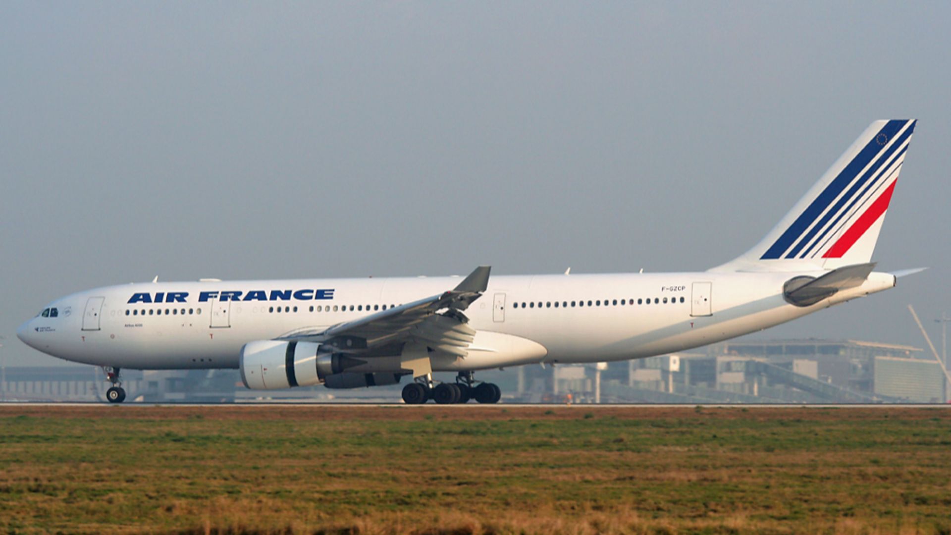 File:PKIERZKOWSKI 070328 FGZCP CDG.jpg