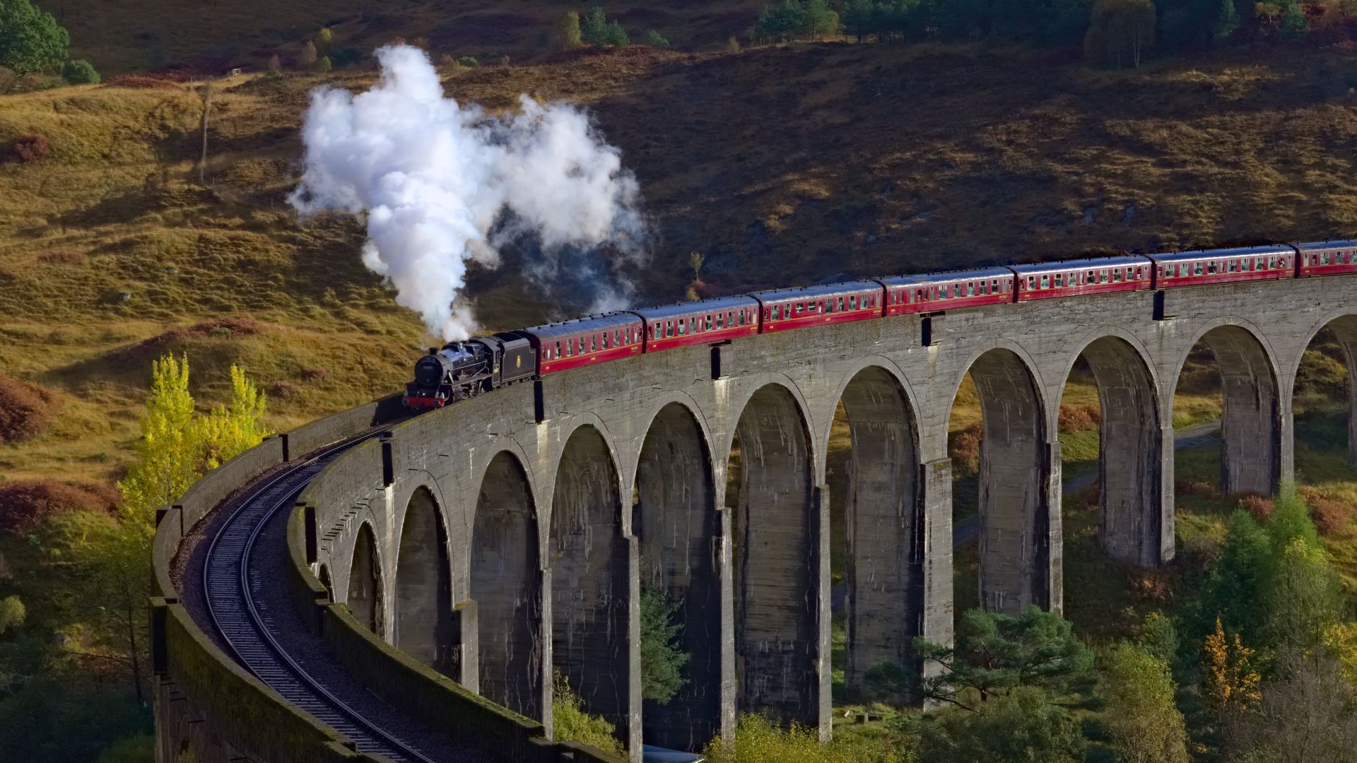 File:Jacobite on Glenfinnan Viaduct 1 20211024.jpg