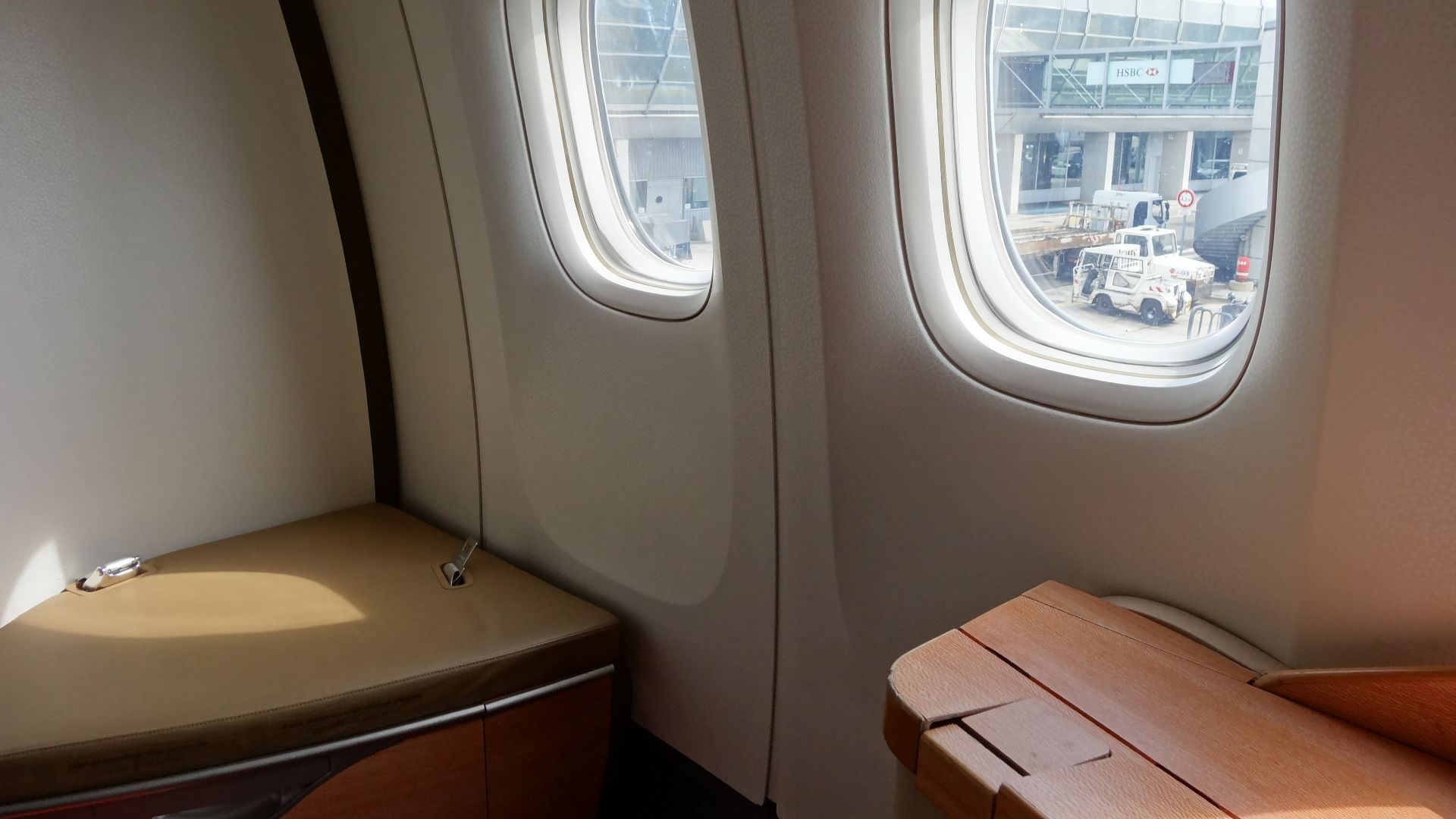 File:F-GSQM 777 AIR FRANCE FIRST CLASS BEFORE TAKE OFF FLIGHT CDG-IAH (10351527626).jpg