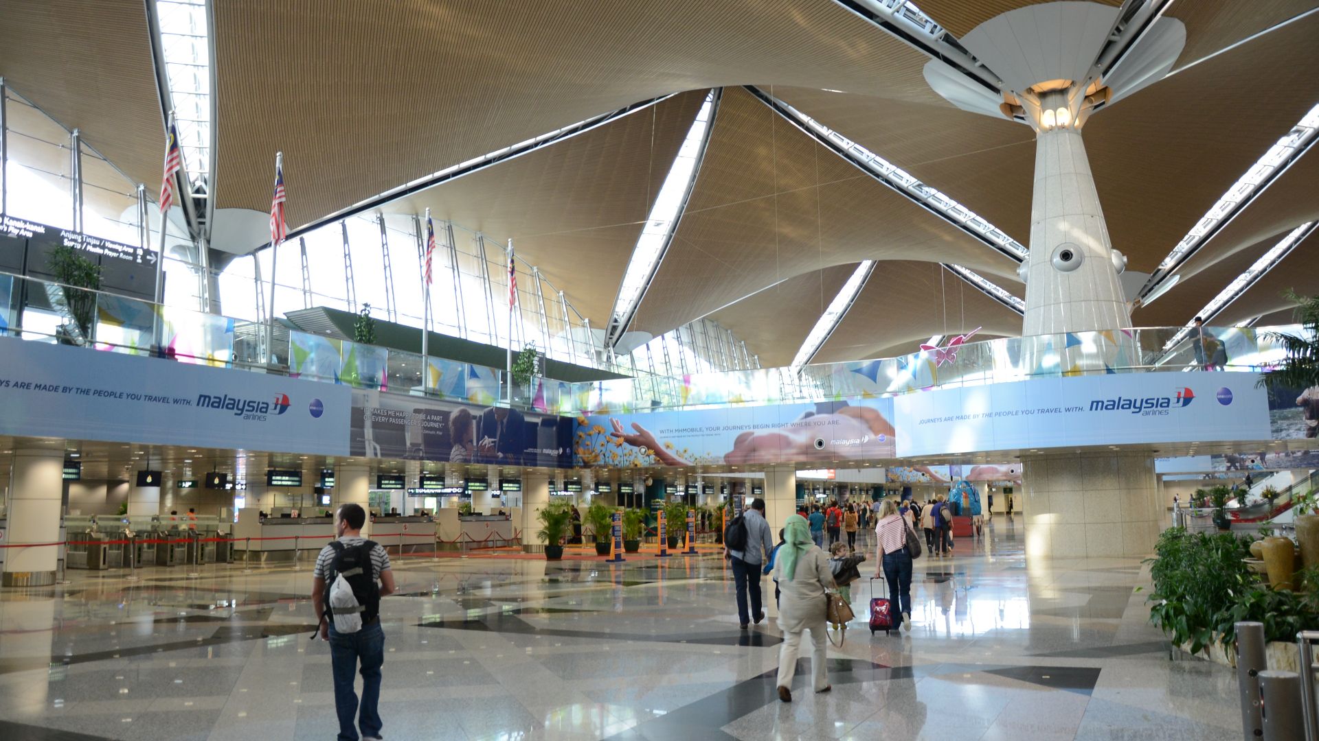 File:Kuala Lumpur International Airport (18789311528).jpg