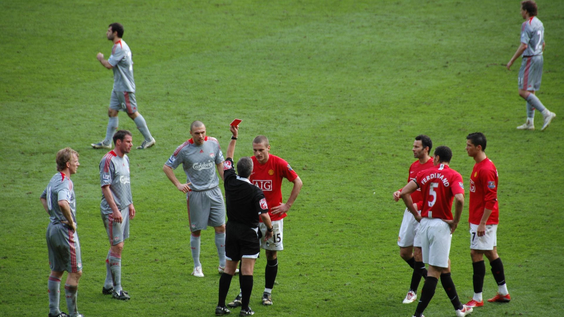 File:2009-3-14 ManUtd vs LFC Red Card Vidic.JPG