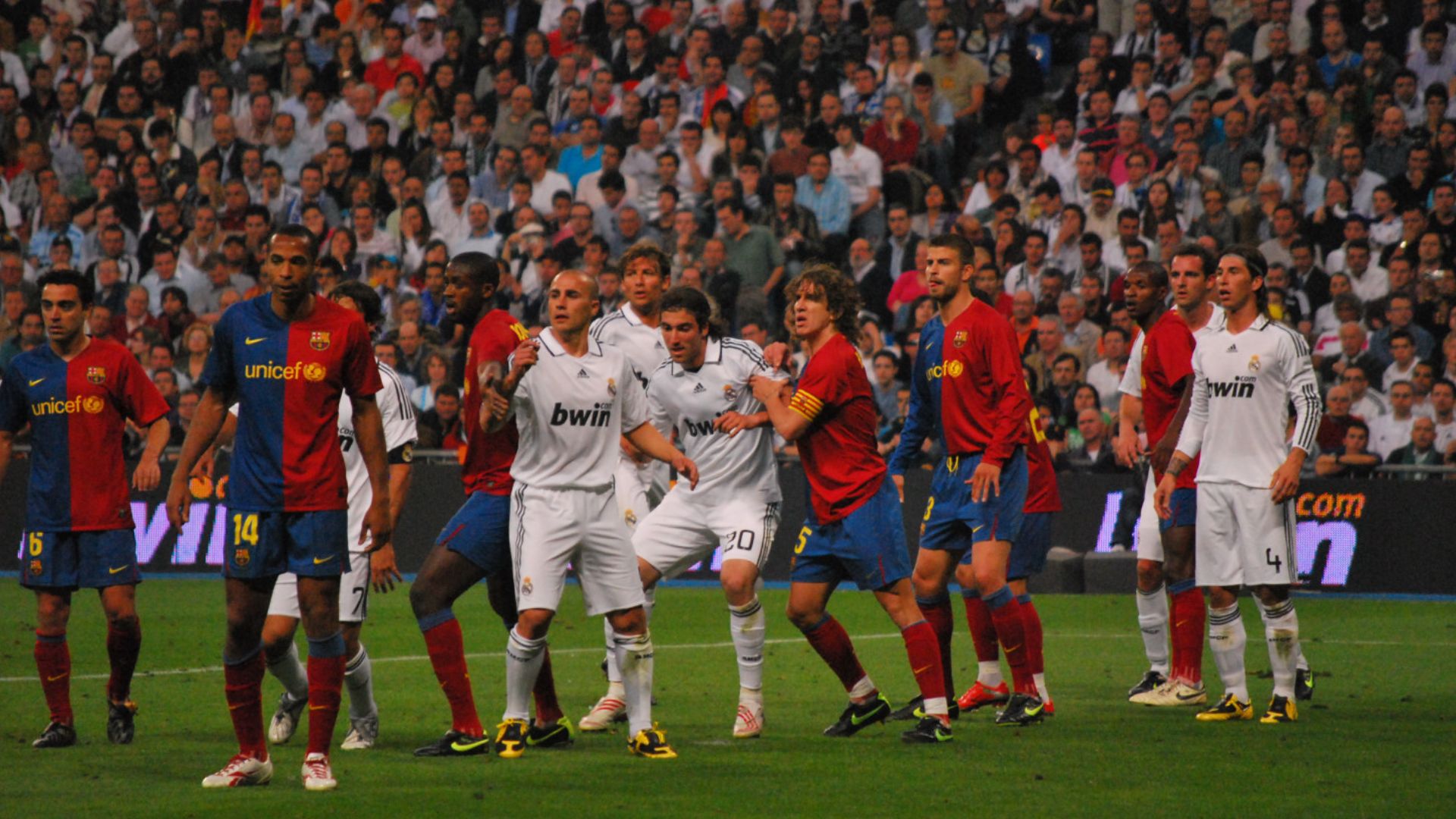 File:Forcejeo Real Madrid - FC Barcelona.jpg