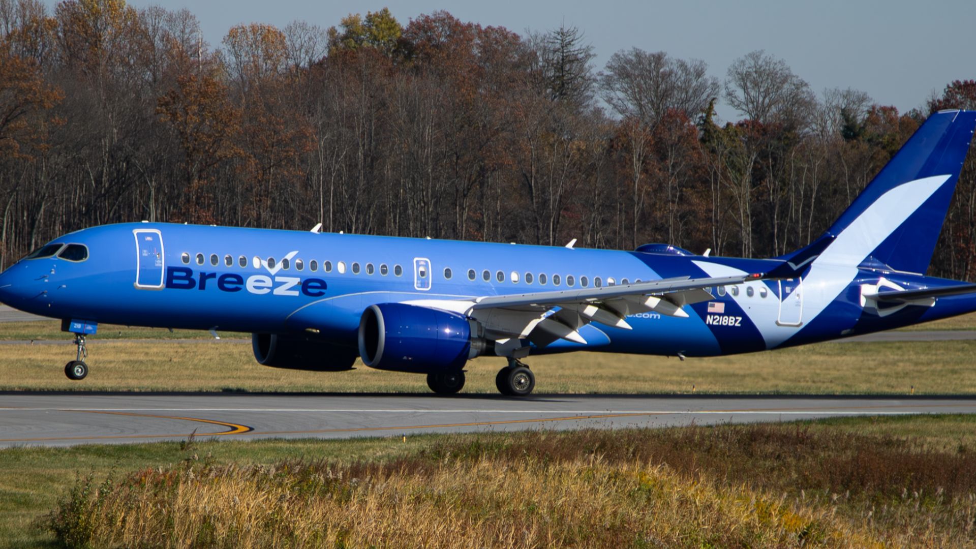 File:N218BZ - KHPN - 16-11-23.jpg