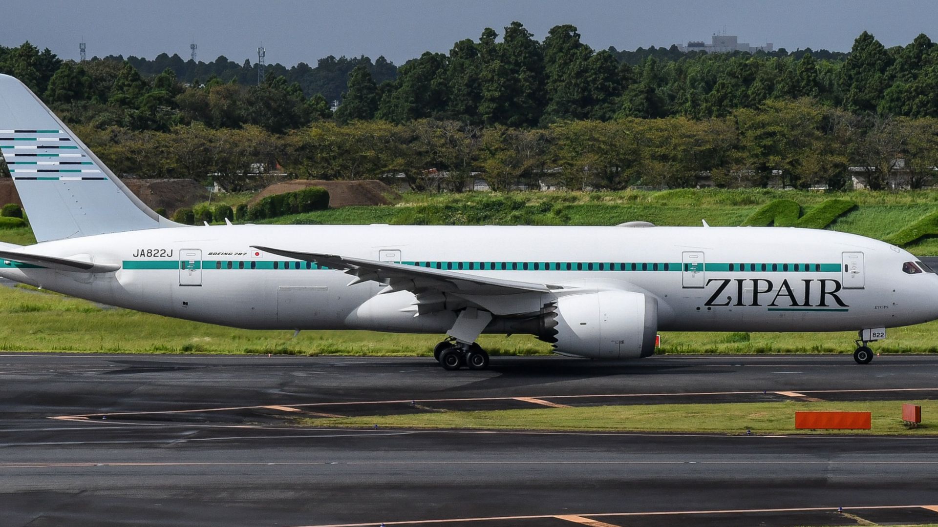 File:ZIPAIR B787-8 JA822J.jpg