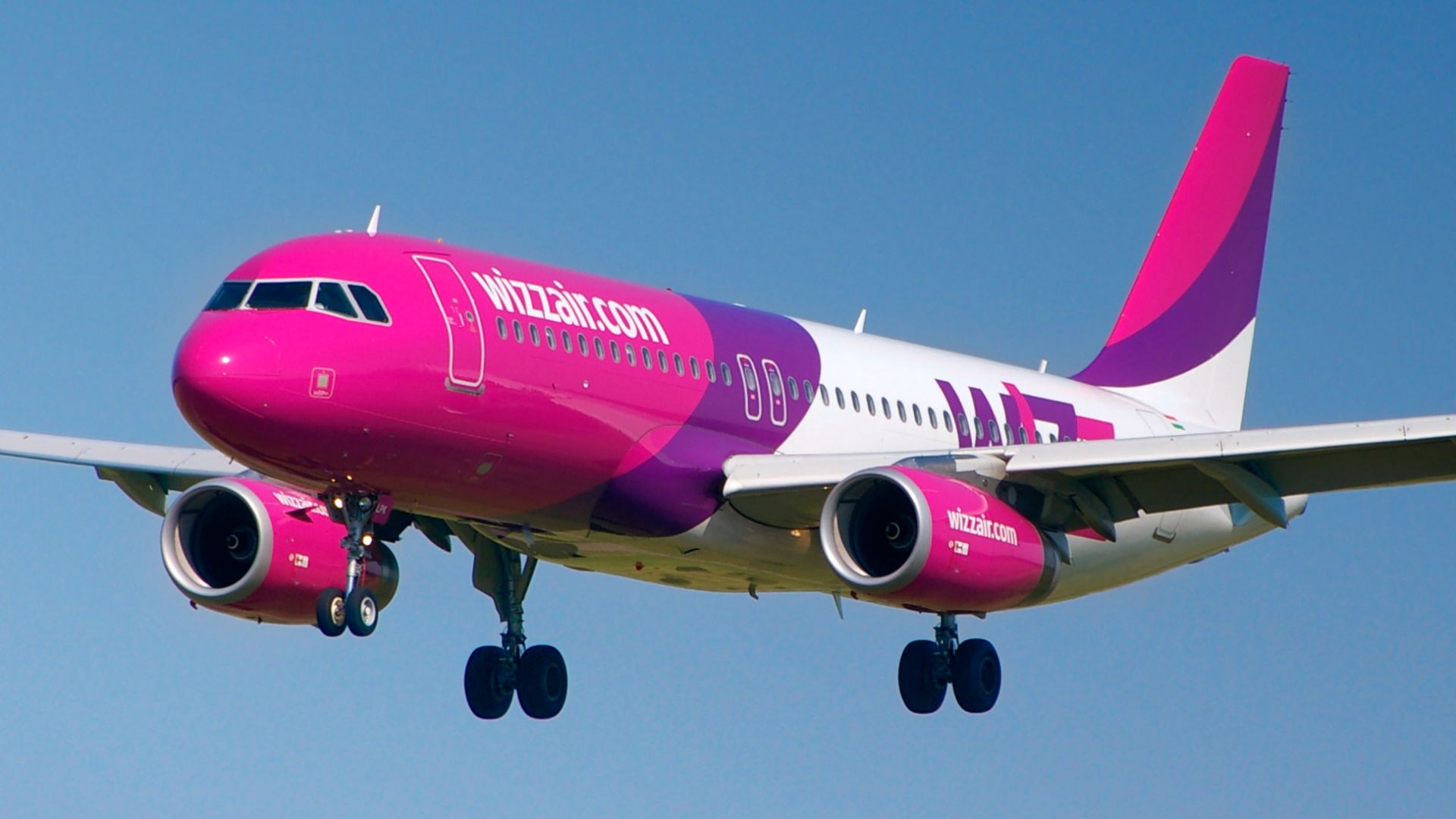 File:Airbus 320-200 Wizz Air 2 c.JPG