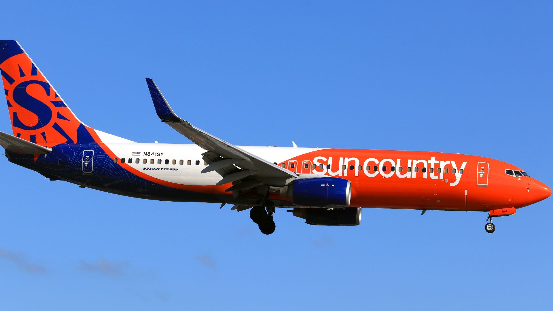 File:Sun Country Airlines B737-800.jpg