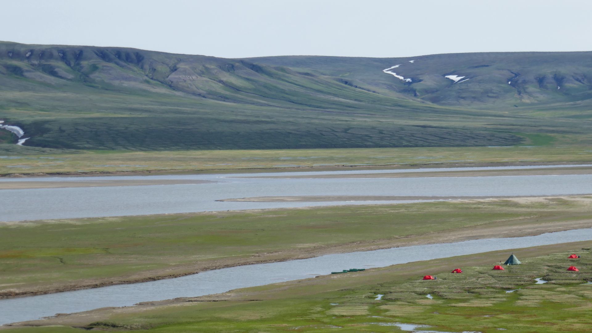 File:Aulavik Back Channel site.jpg