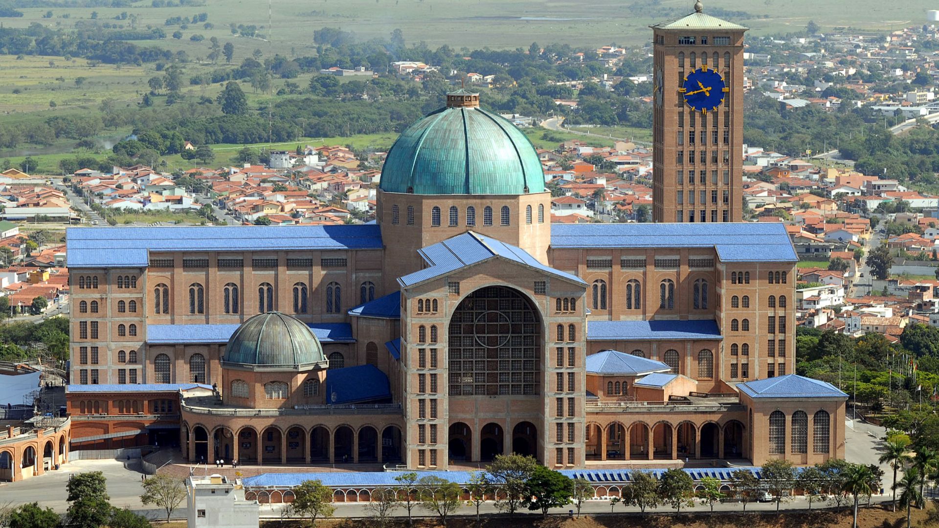 File:Basilica of the National Shrine of Our Lady of Aparecida, 2007.jpg